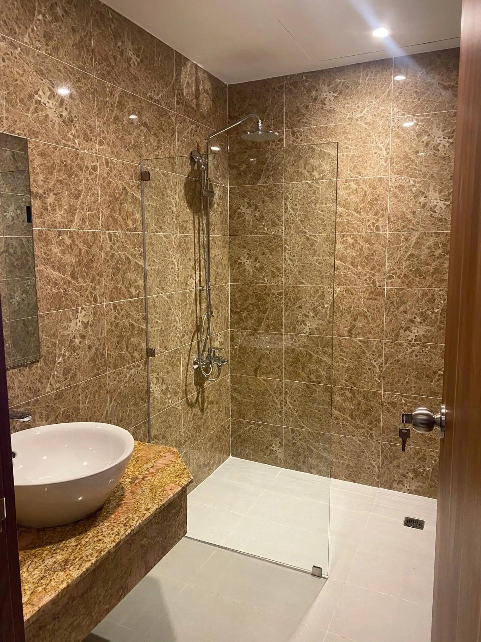 Shower in SÀI GÒN - BẠC LIÊU Hotel