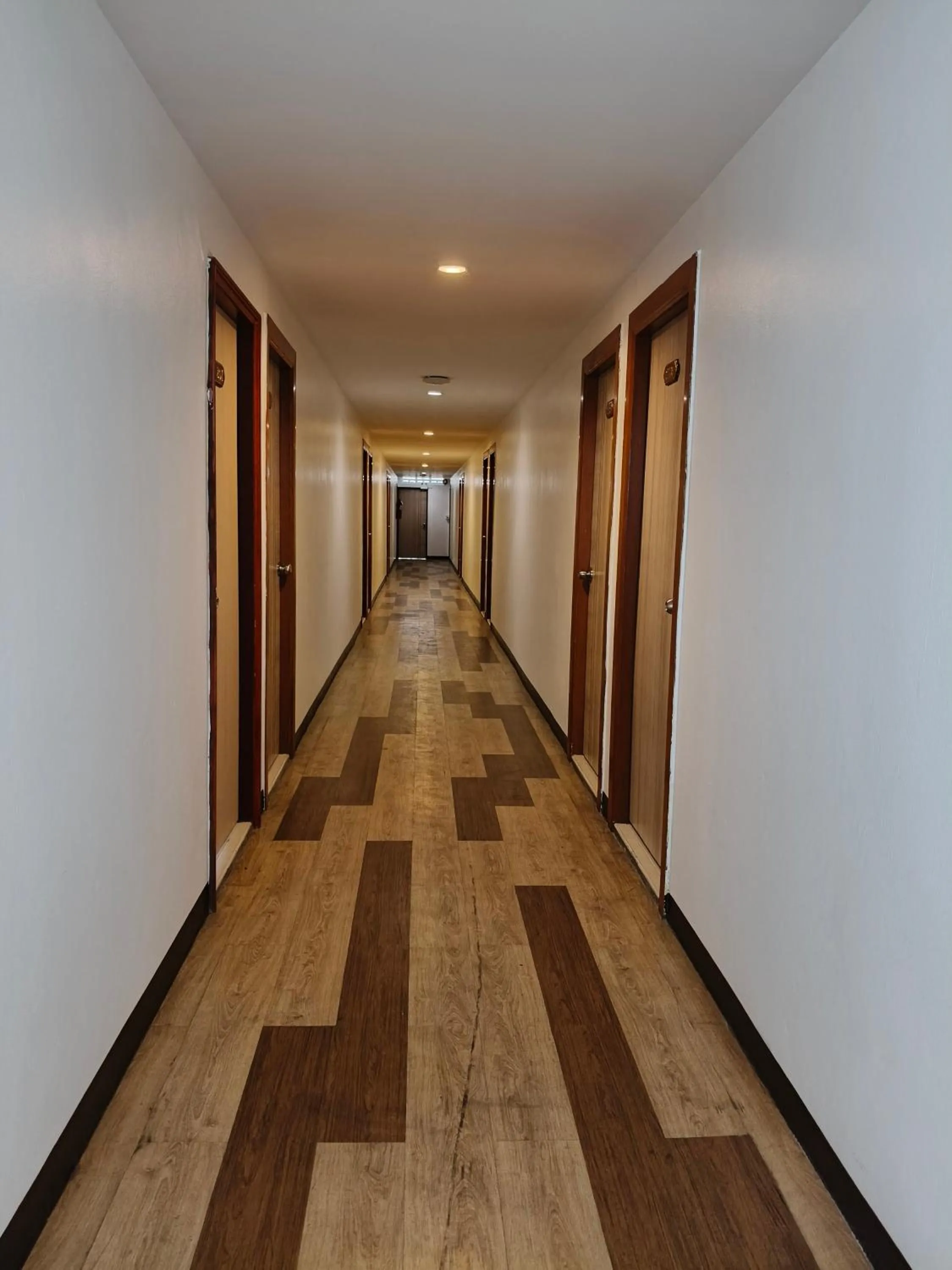 Property building in Smile Court Pattaya by Mike Group