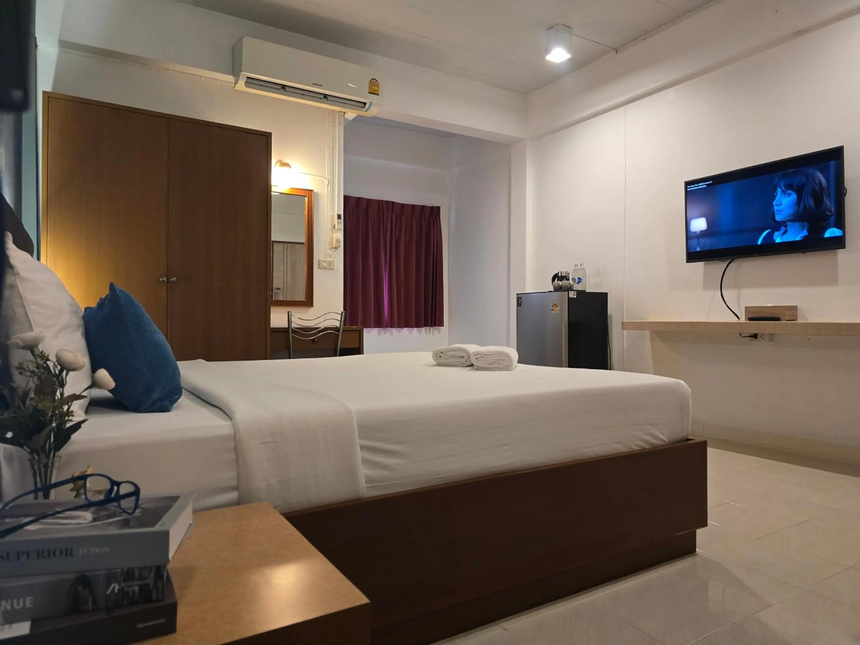 Bedroom, Bed in House Hotel Walking Street Pattaya