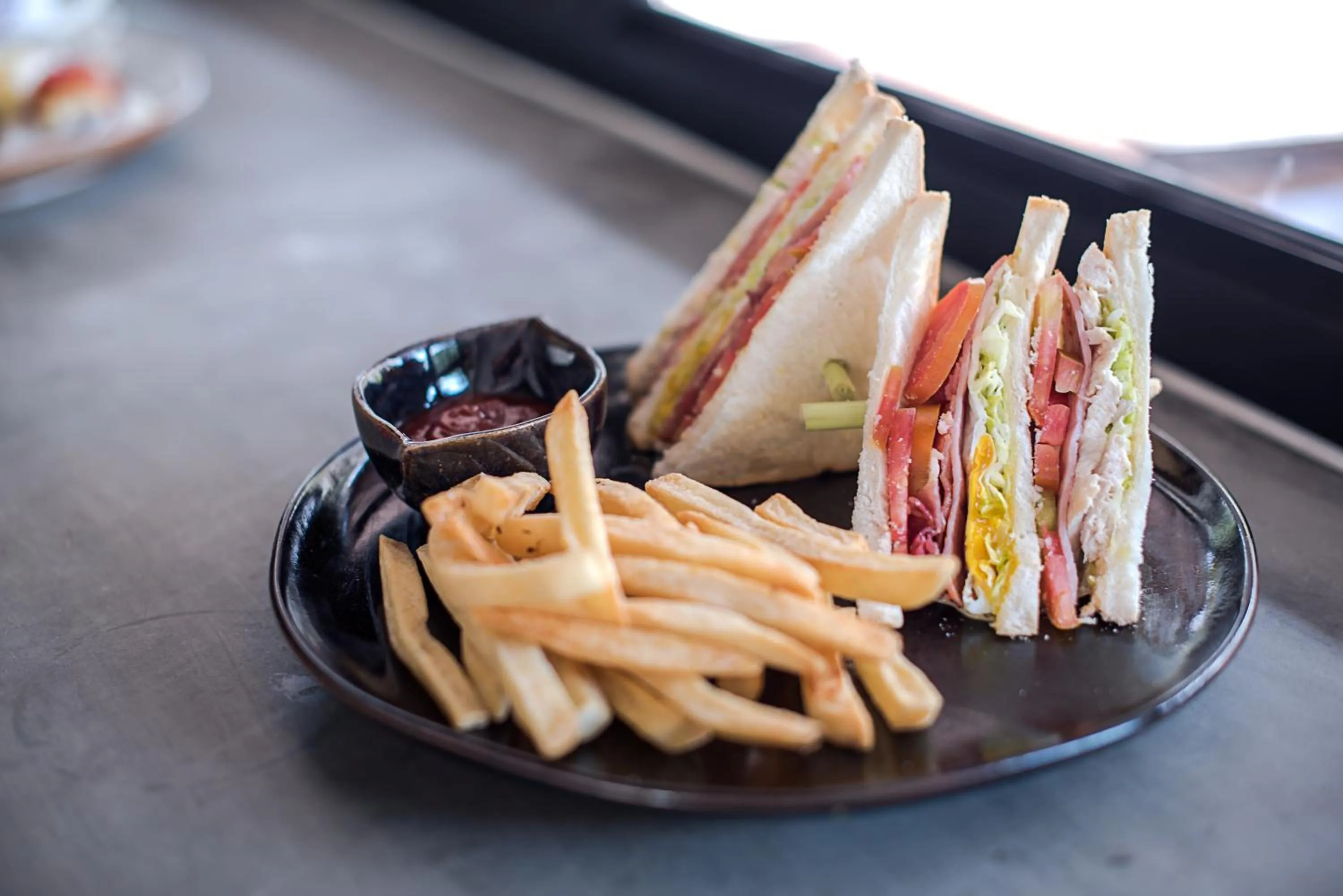 Restaurant/places to eat in Le Water Villa