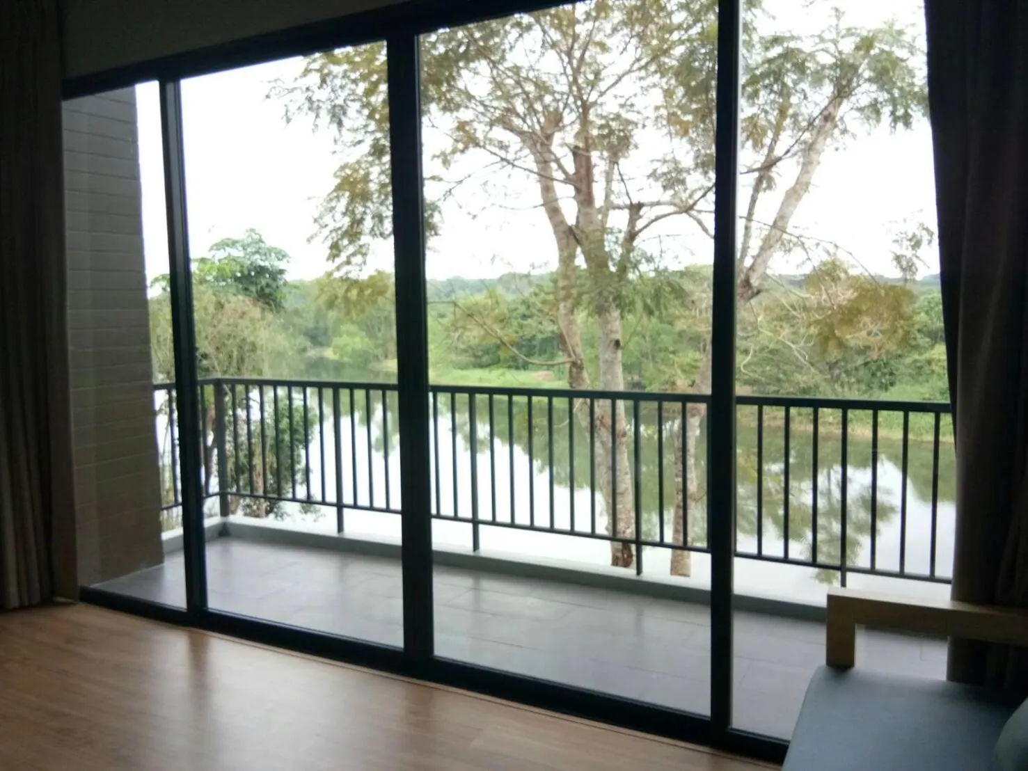 Balcony/Terrace in Riverawan Hotel