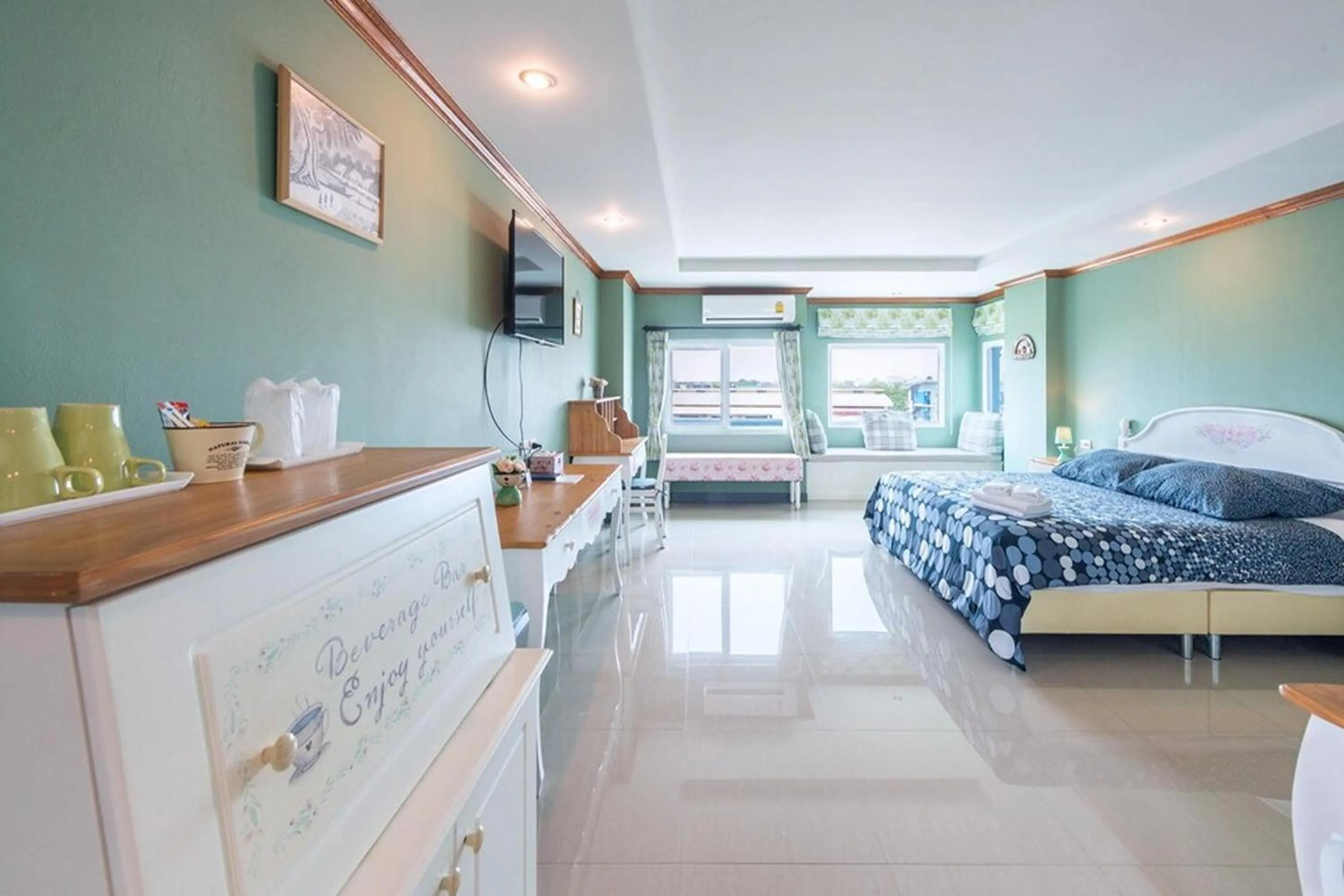 Bedroom, Bed in The Lilly Hotel