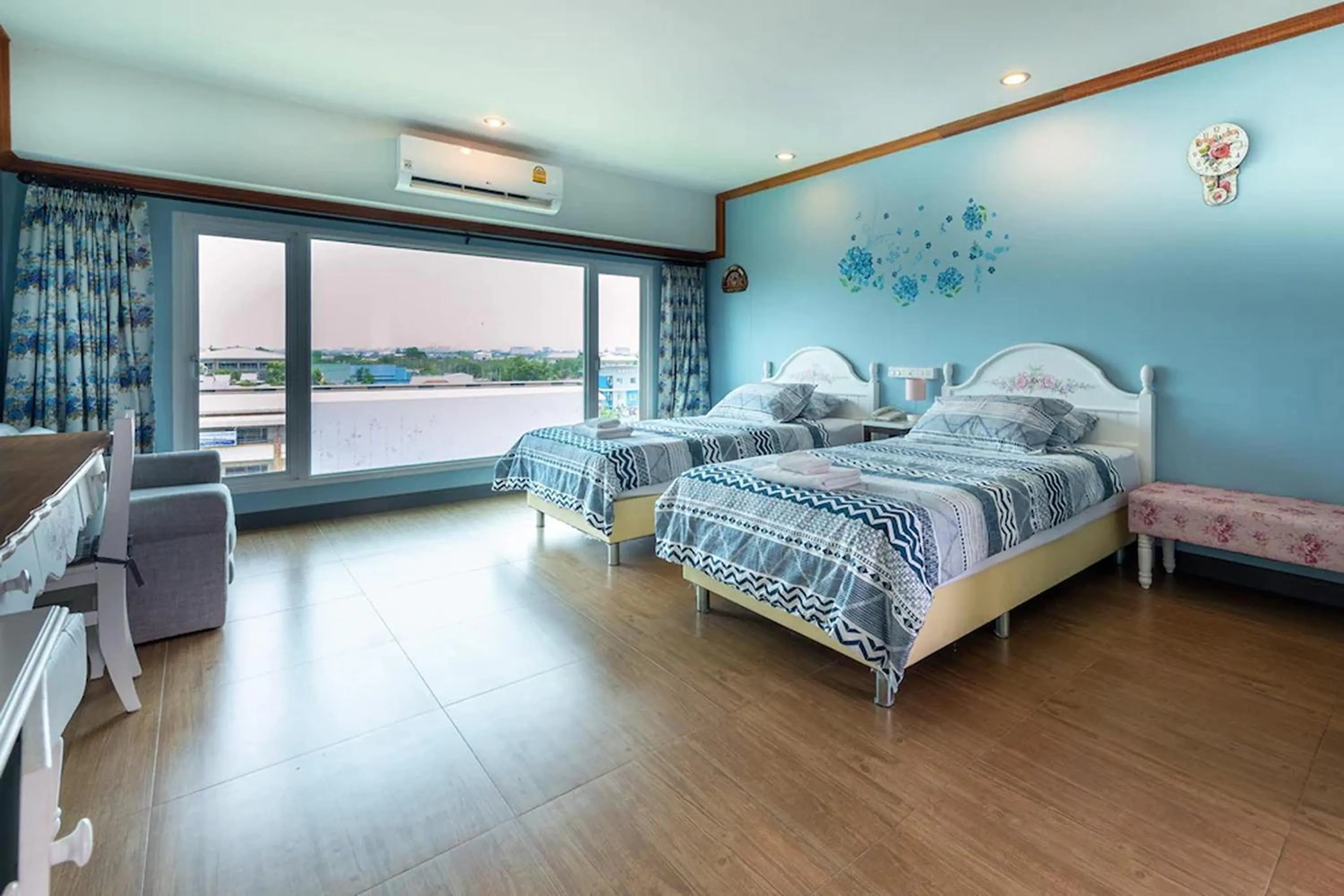 Bedroom, Bed in The Lilly Hotel