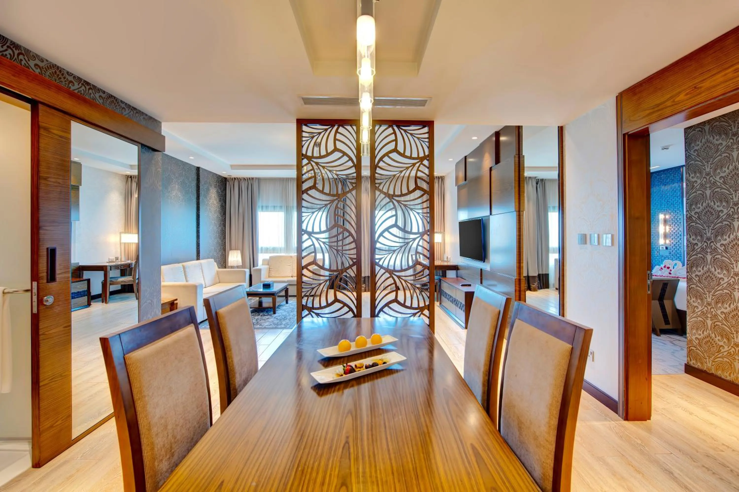 Dining area in Metropolitan Hotel Dubai