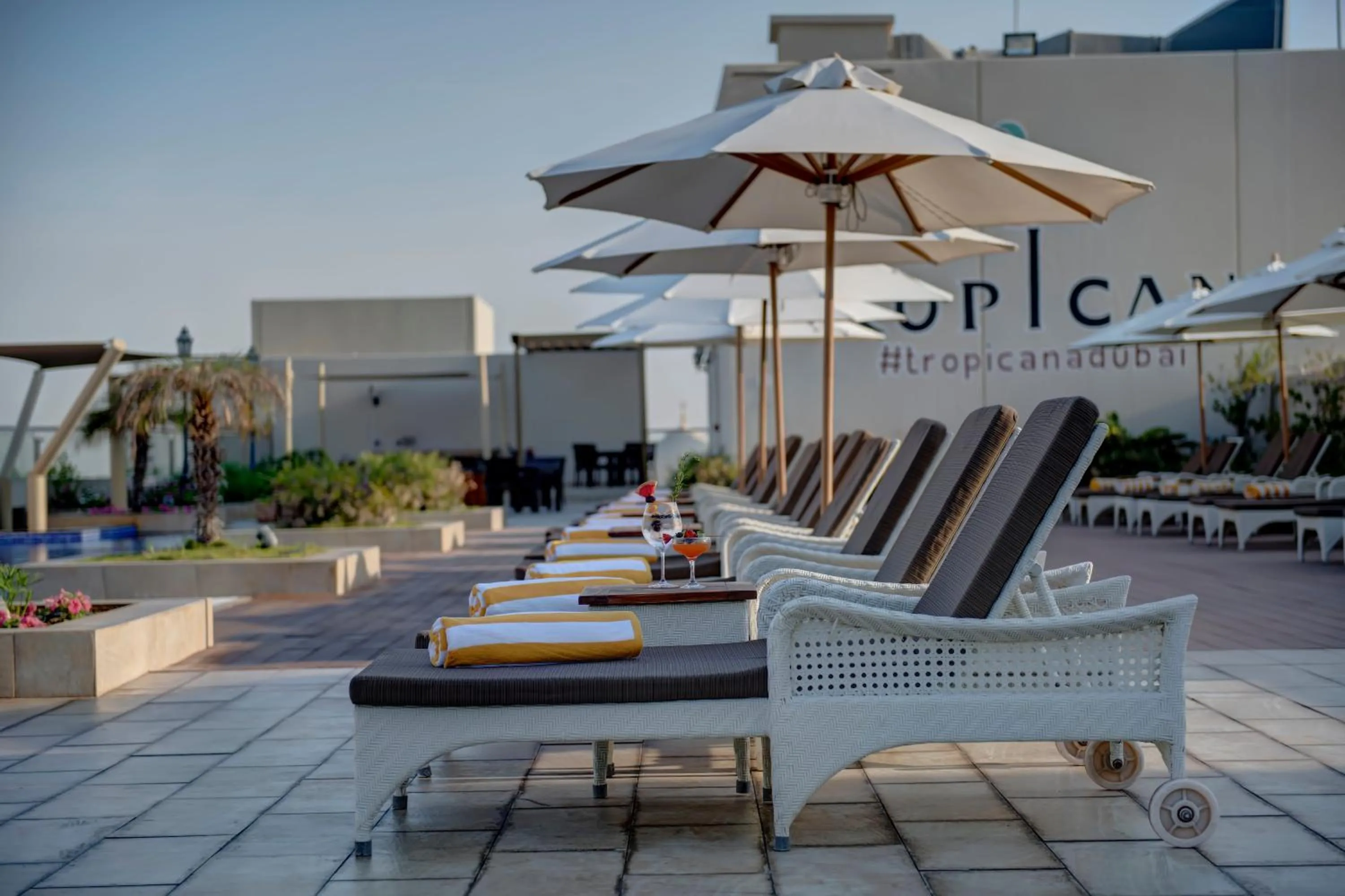 Swimming pool in Metropolitan Hotel Dubai