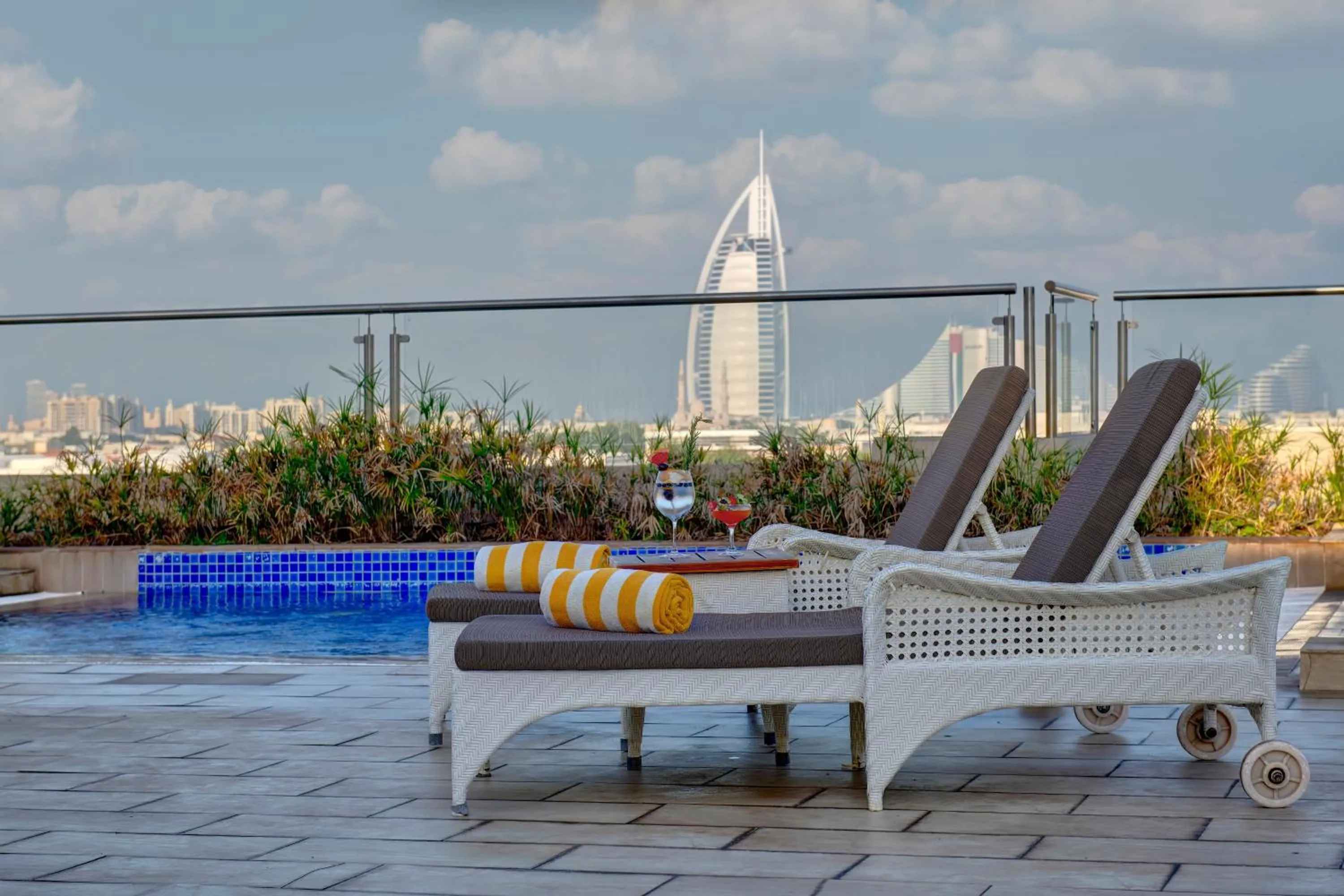 Swimming pool in Metropolitan Hotel Dubai