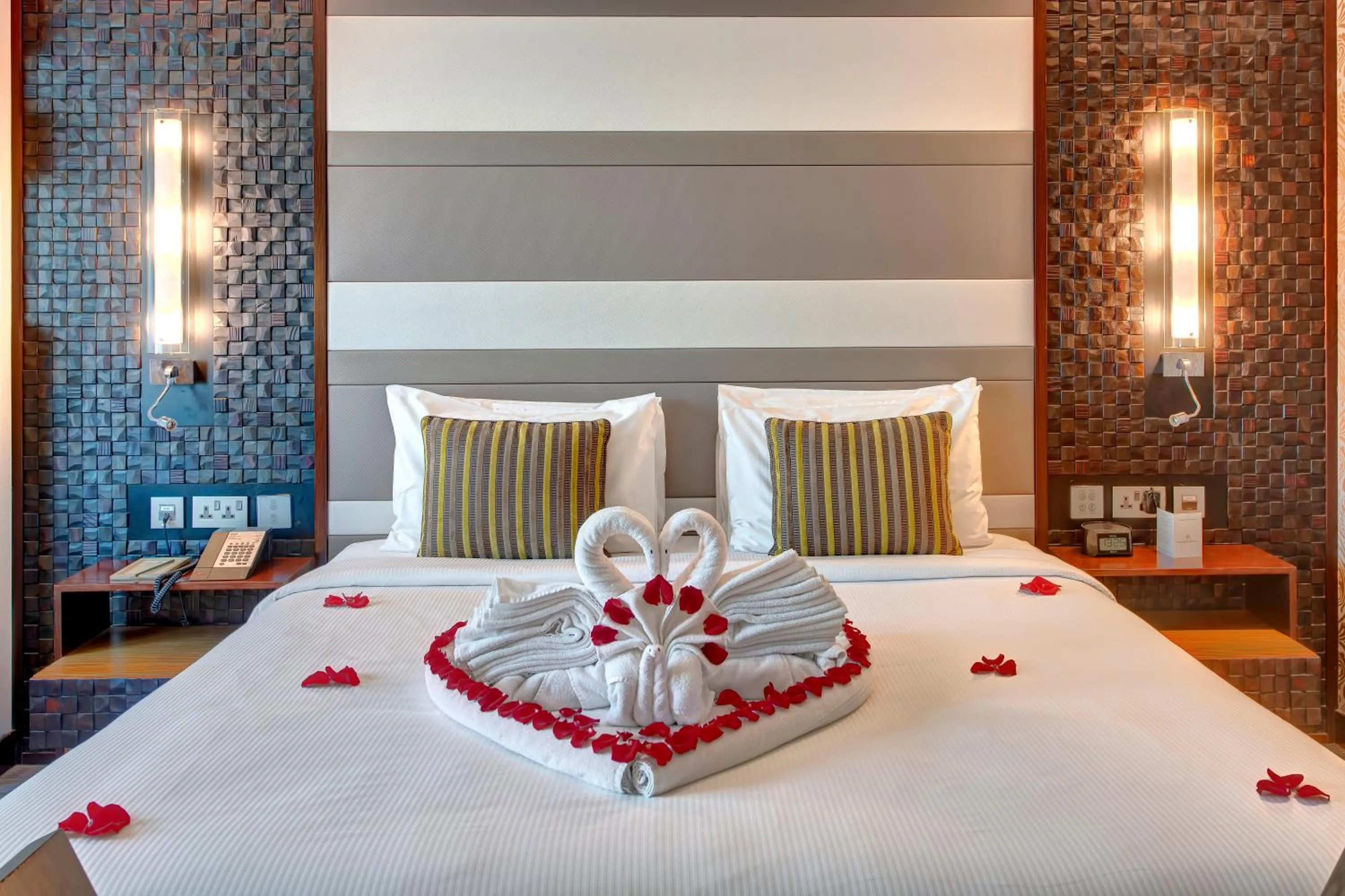 Bed in Metropolitan Hotel Dubai