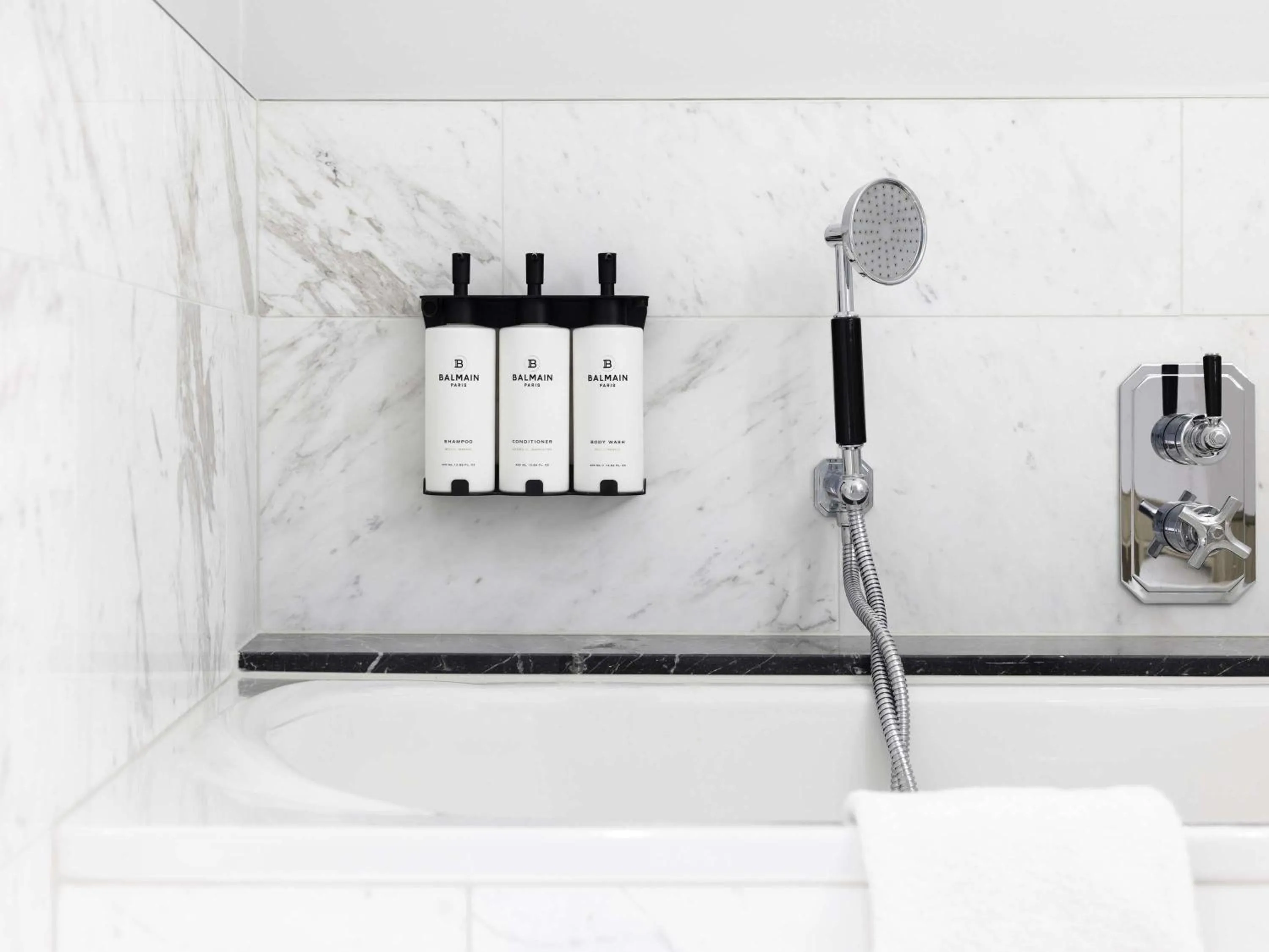 Shower in Sofitel Brussels Europe