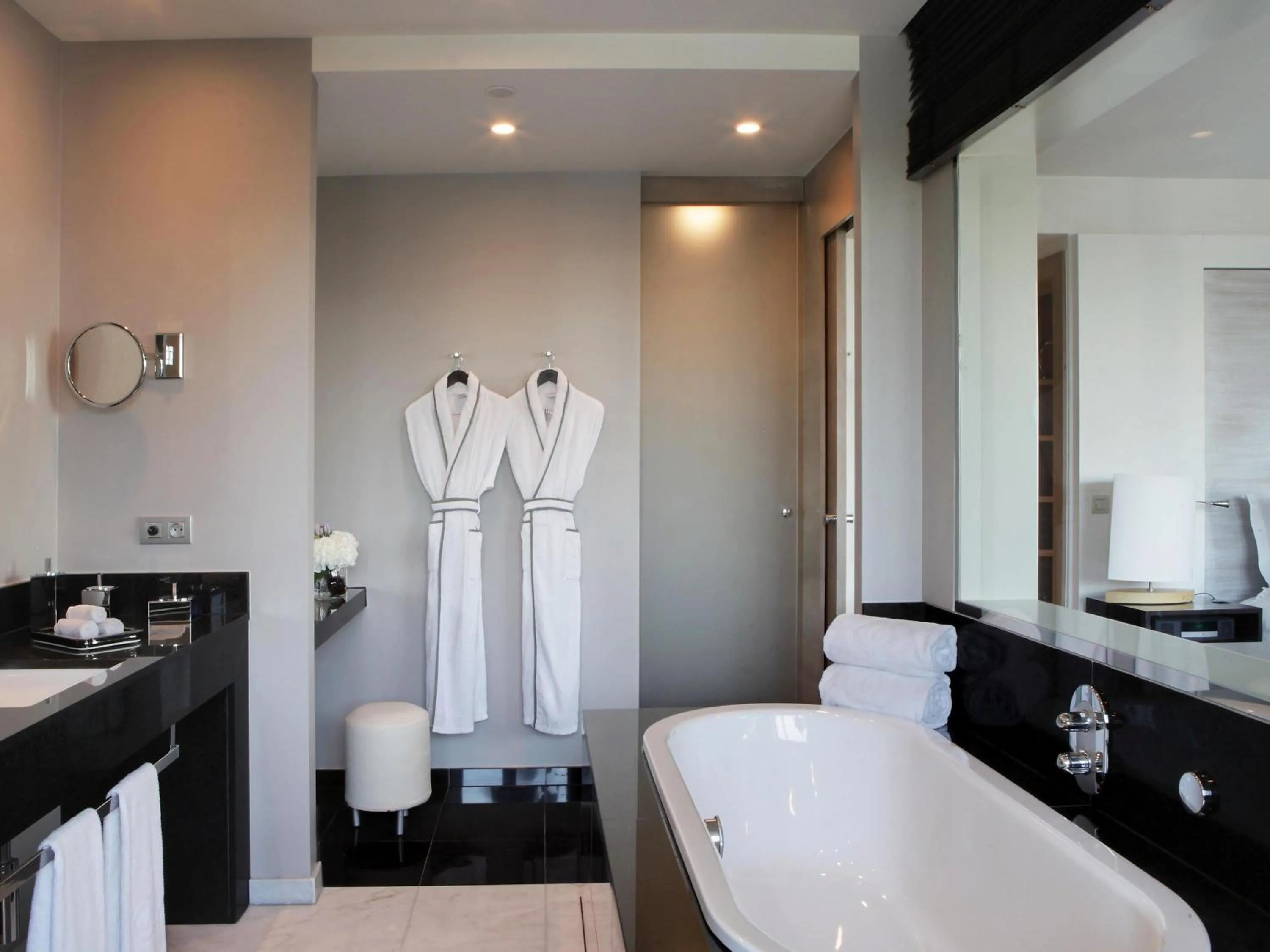 Bedroom in Sofitel Brussels Europe