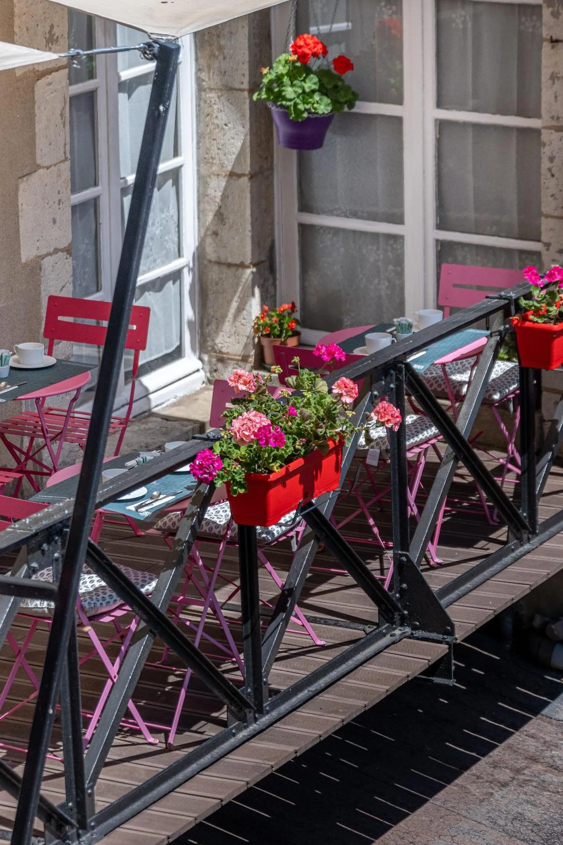 Balcony/Terrace in Logis Hôtel Central