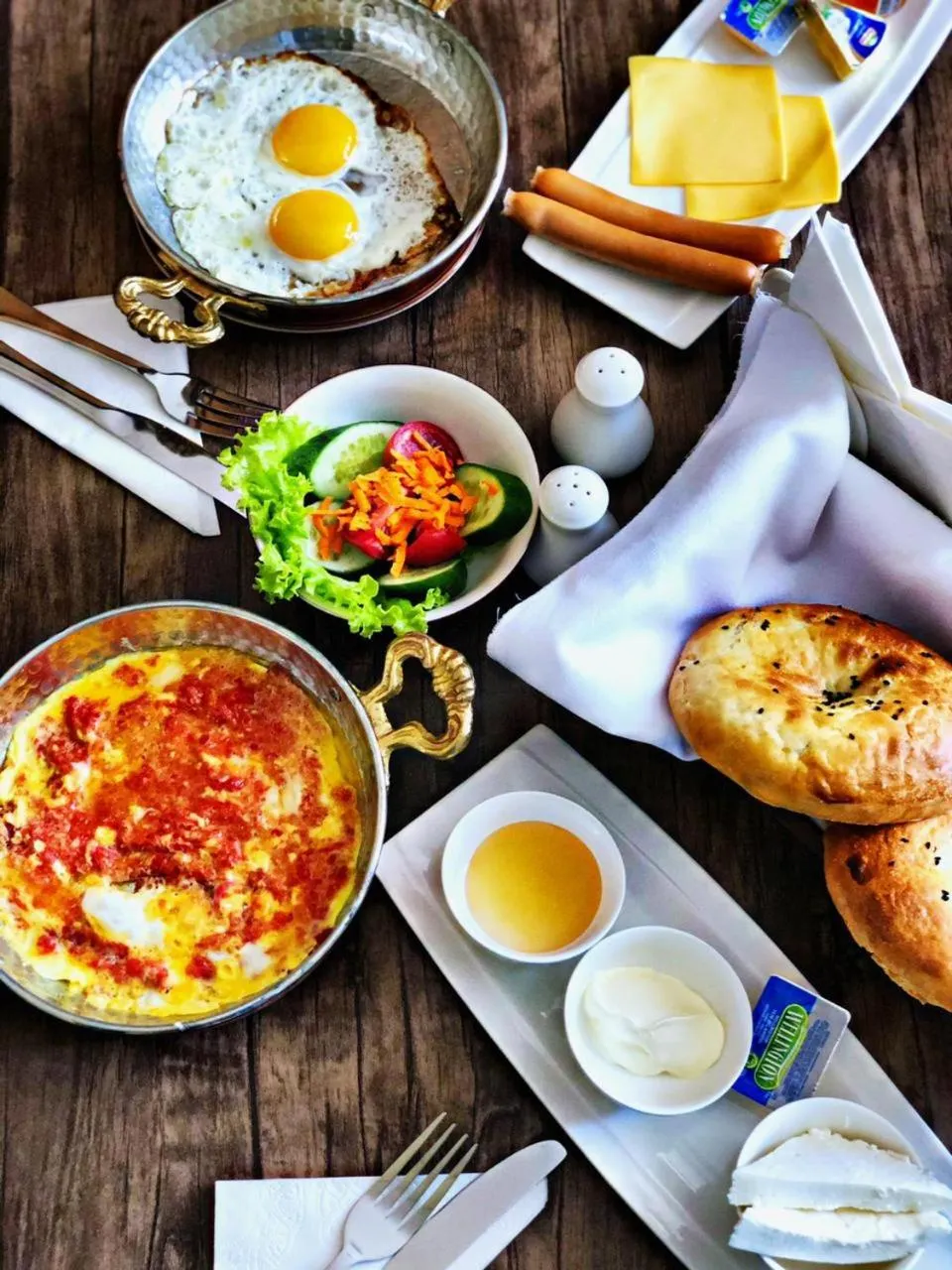 Restaurant/places to eat in Bayil Breeze Hotel & Restaurant