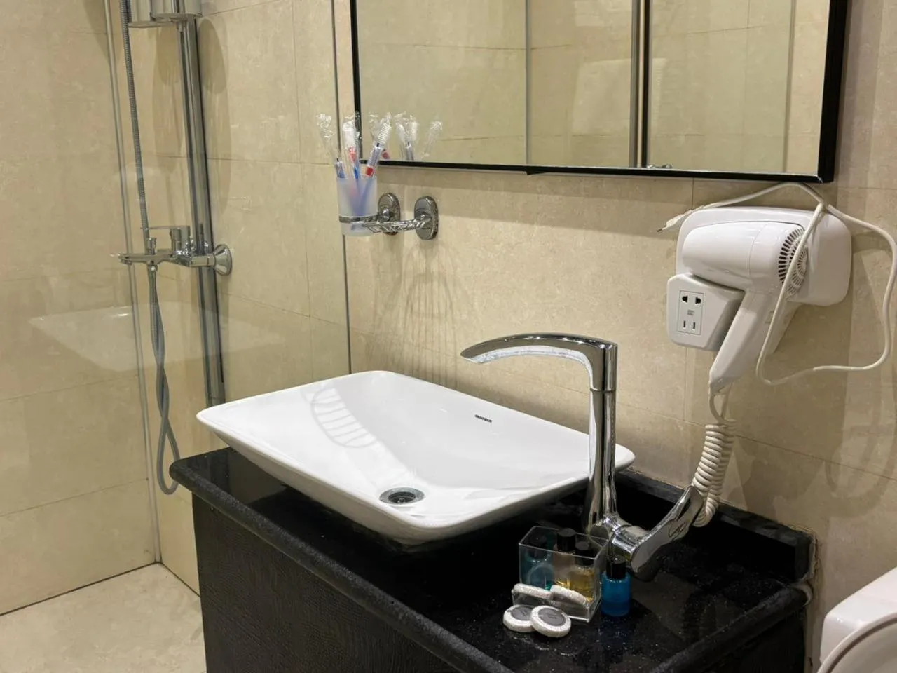 Property building in Bayil Breeze Hotel & Restaurant