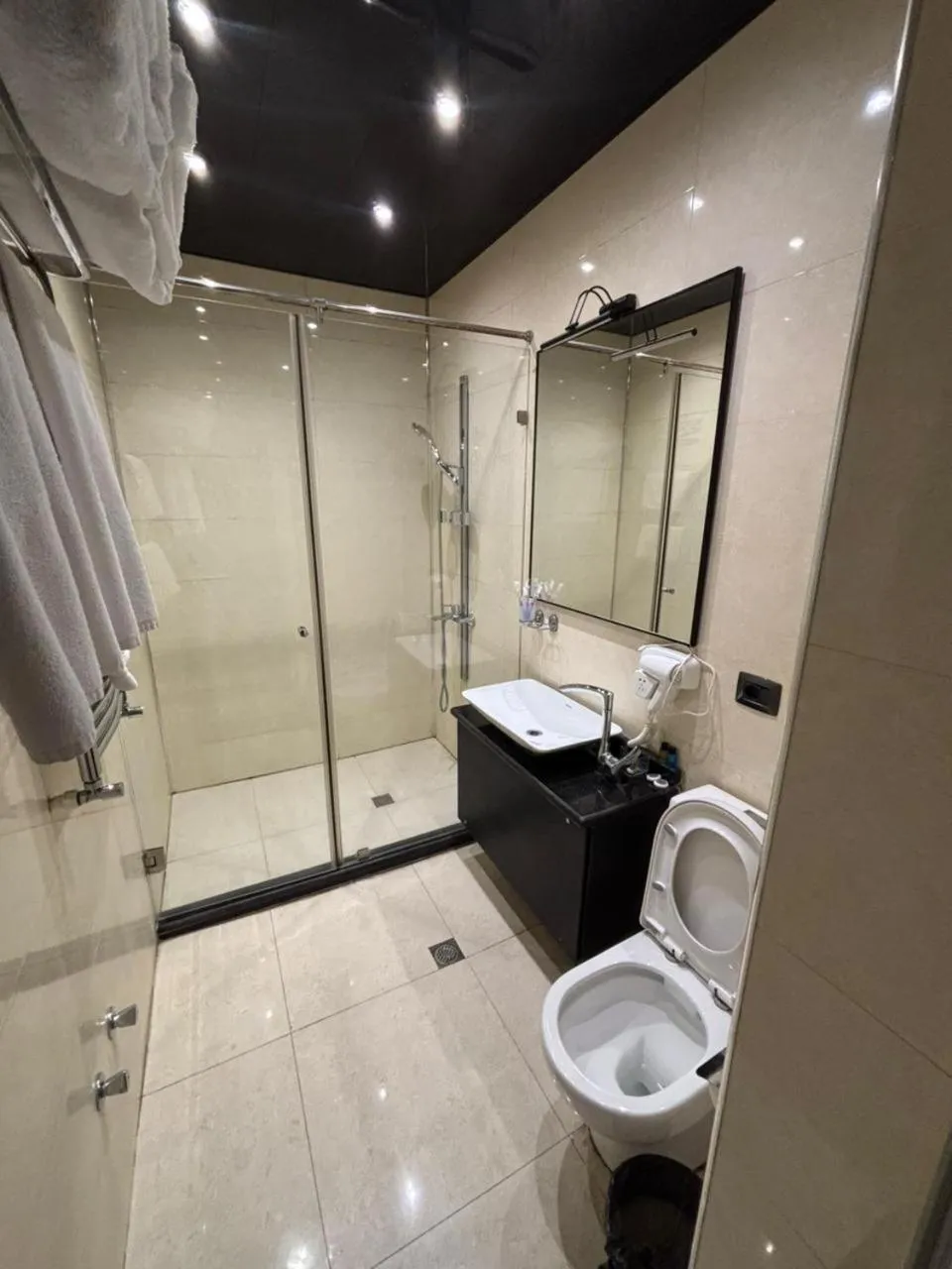 Property building in Bayil Breeze Hotel & Restaurant