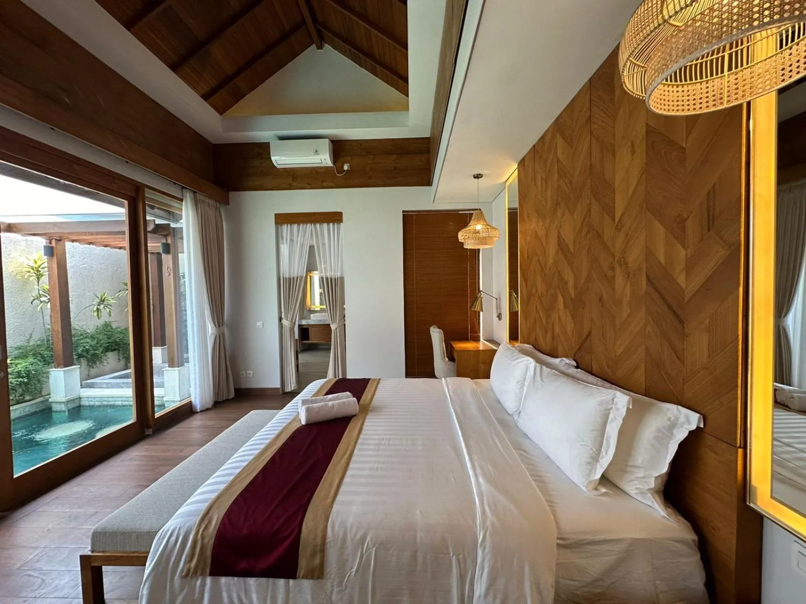 Bed in Sithala Villa Seminyak