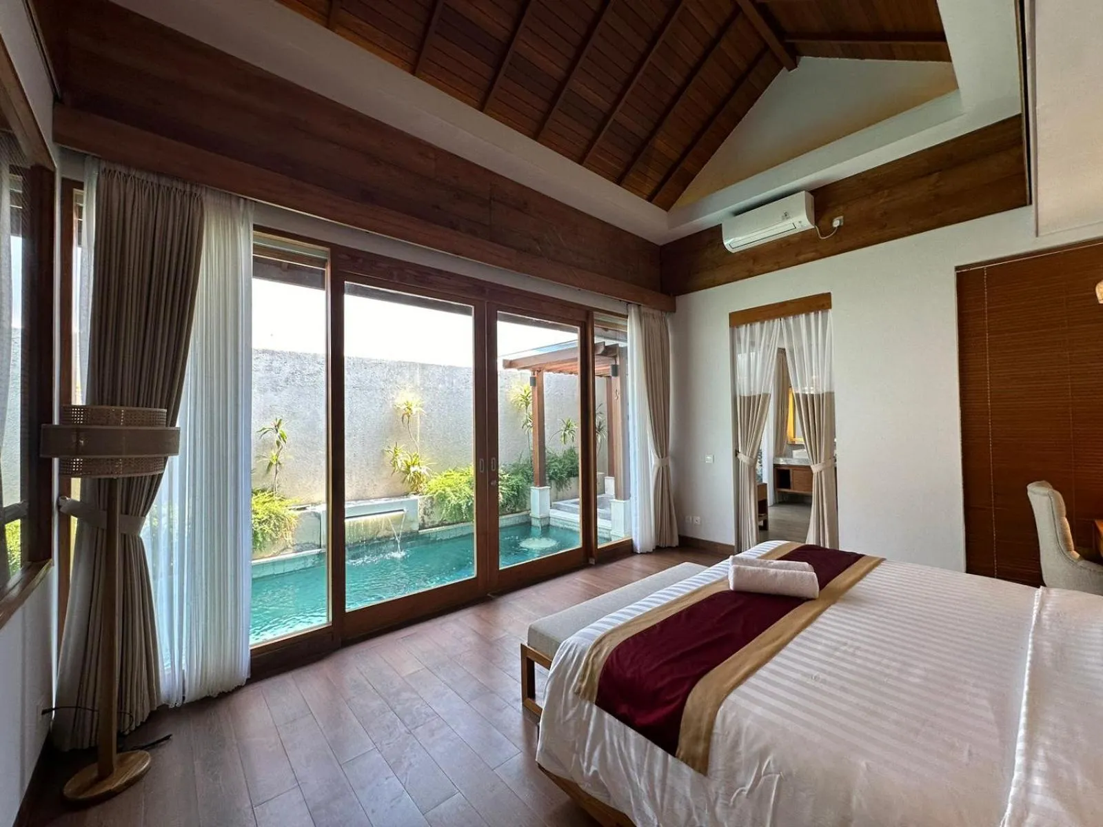Bed in Sithala Villa Seminyak