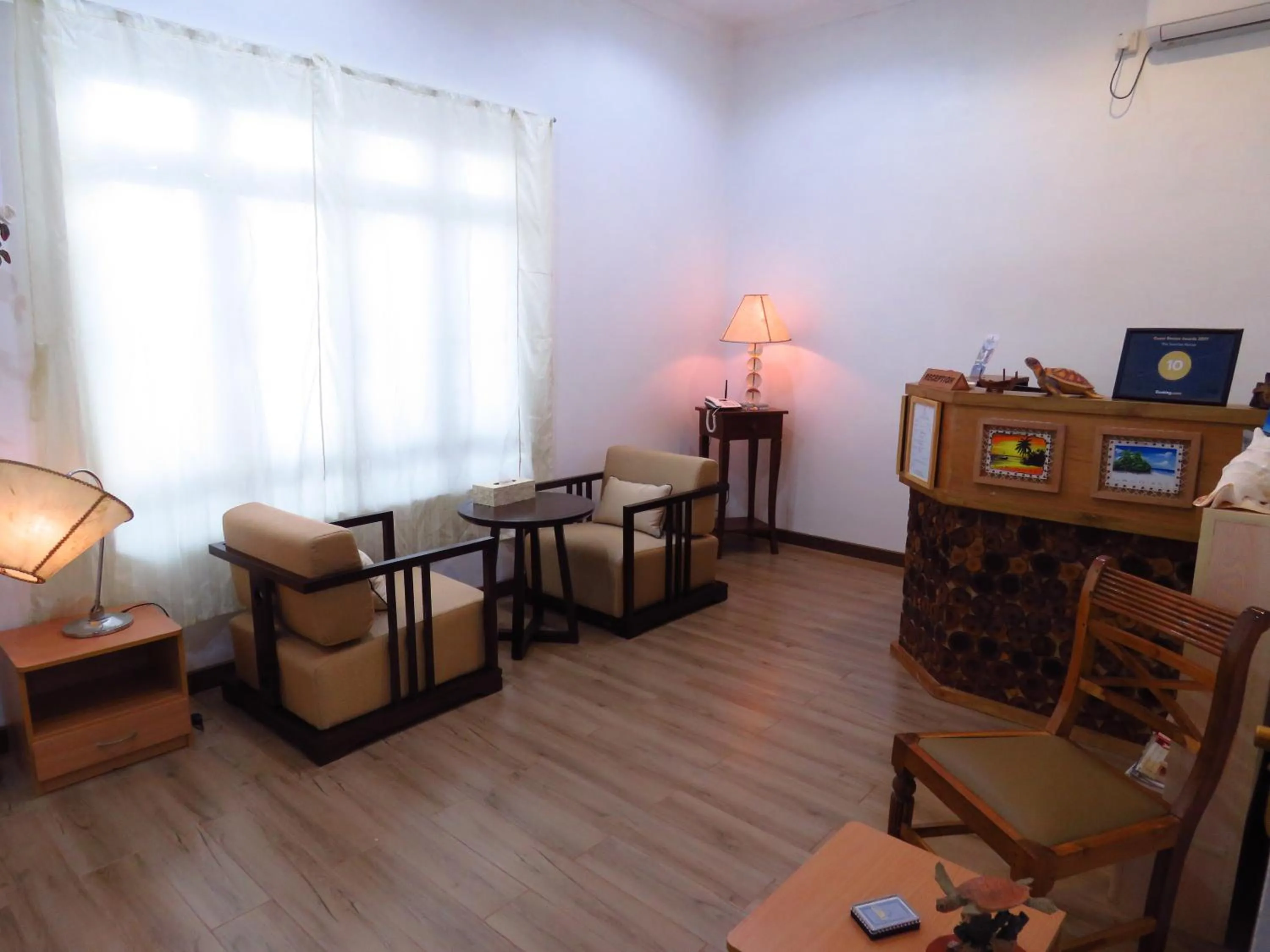 Lobby or reception in The Sunrise Huraa