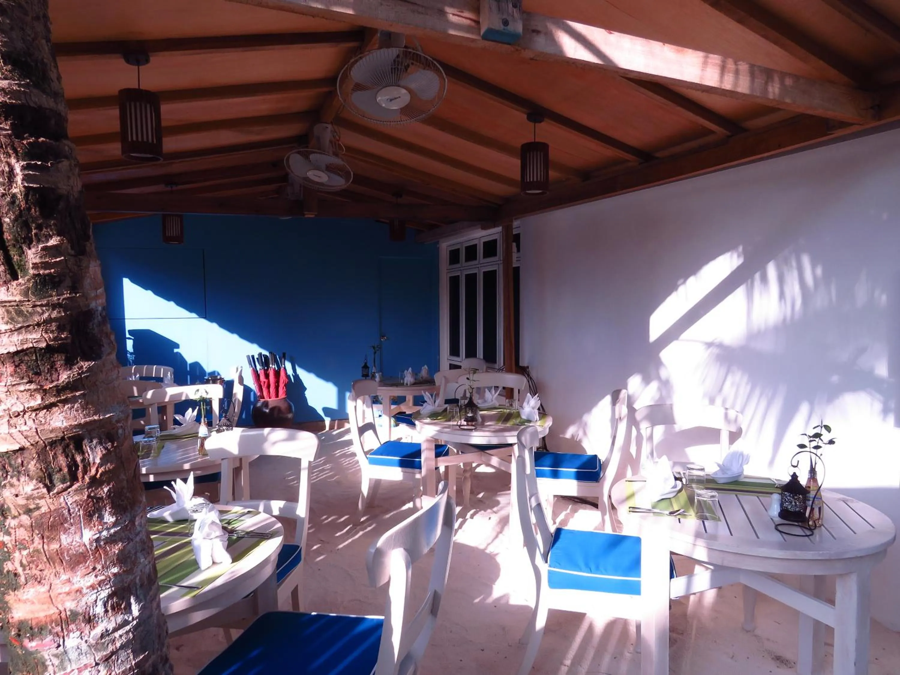 Restaurant/places to eat in The Sunrise Huraa