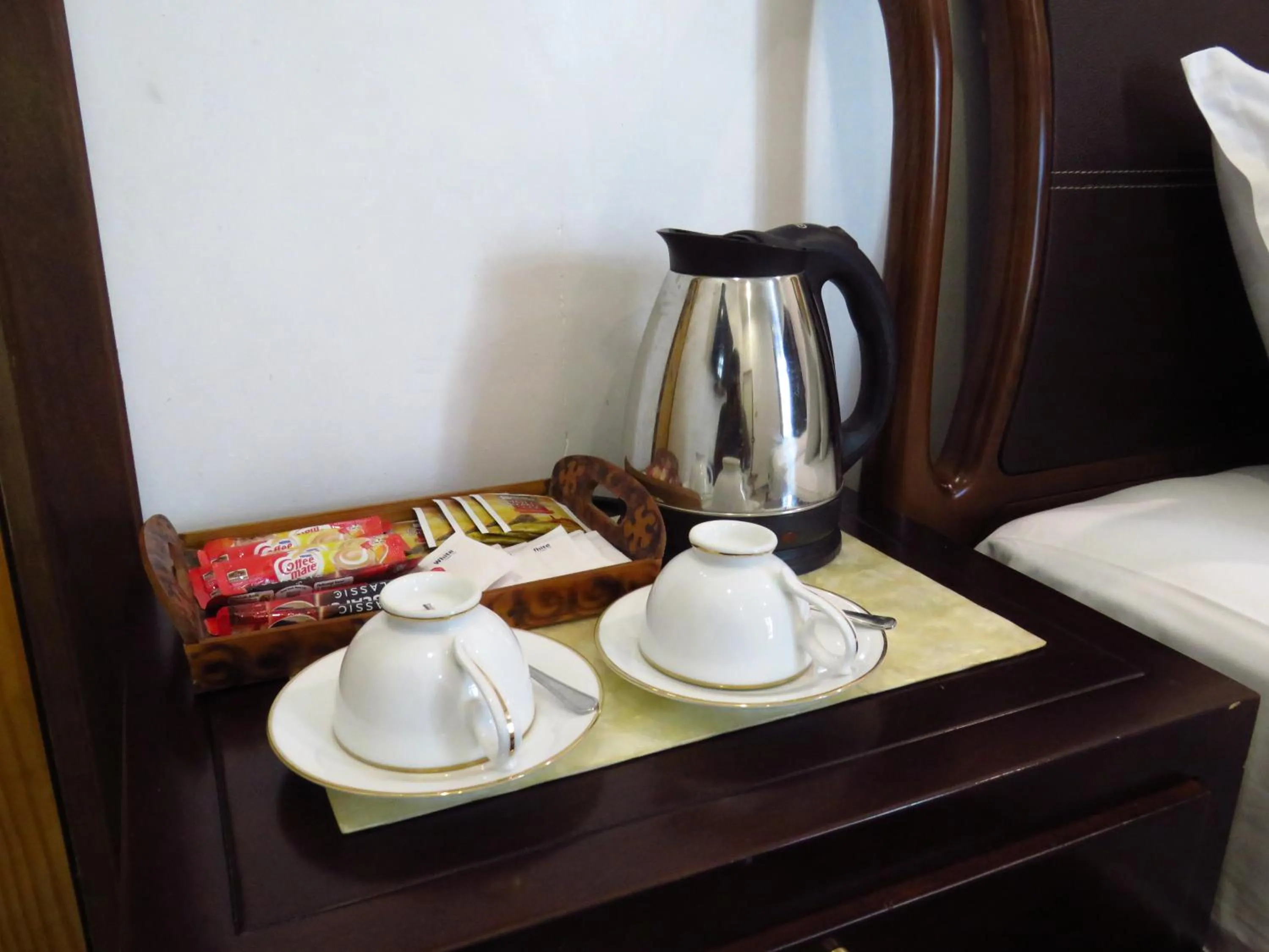 Coffee/tea facilities, Bed in The Sunrise Huraa