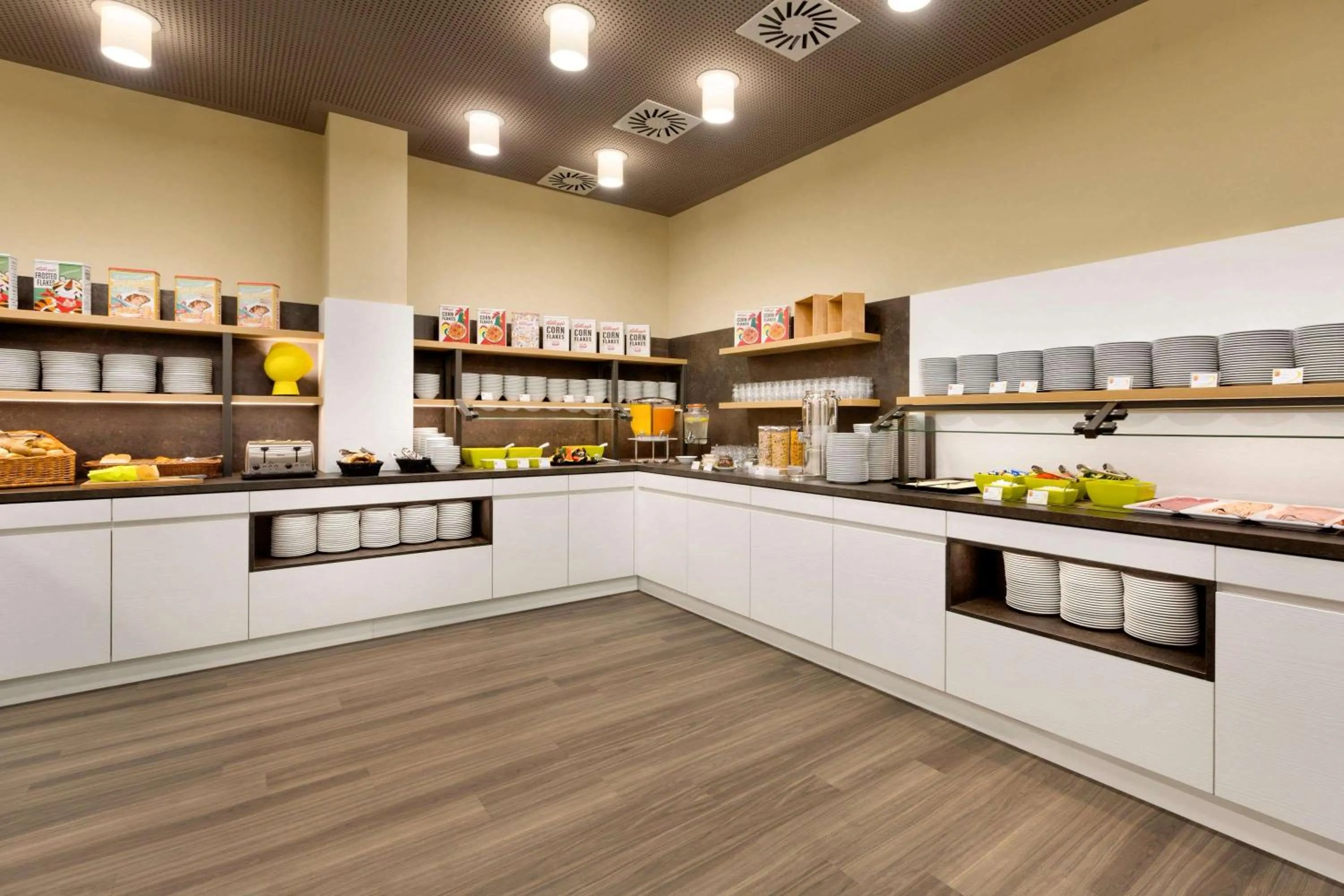 Restaurant/places to eat in Super 8 Freiburg