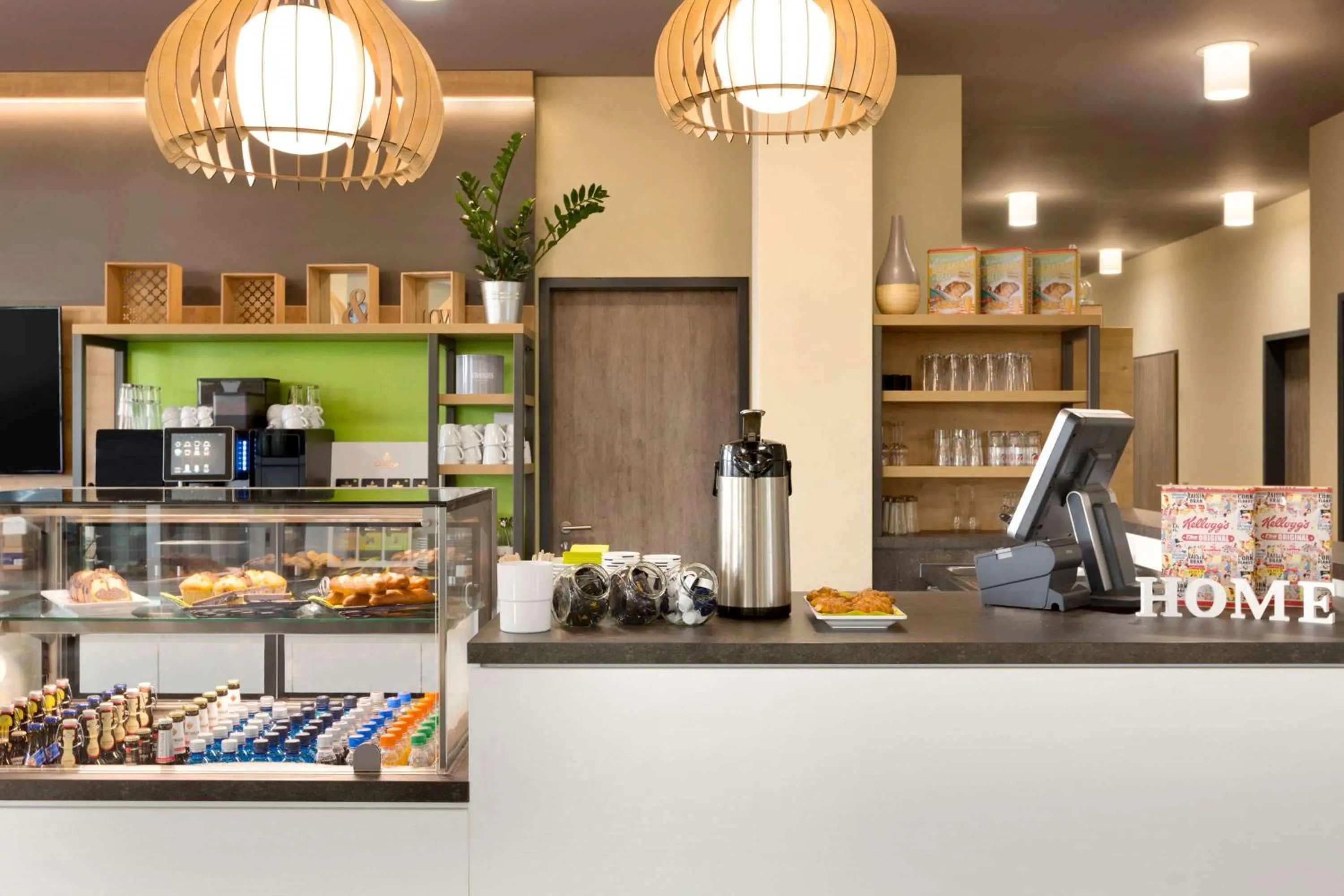 Restaurant/places to eat in Super 8 Freiburg