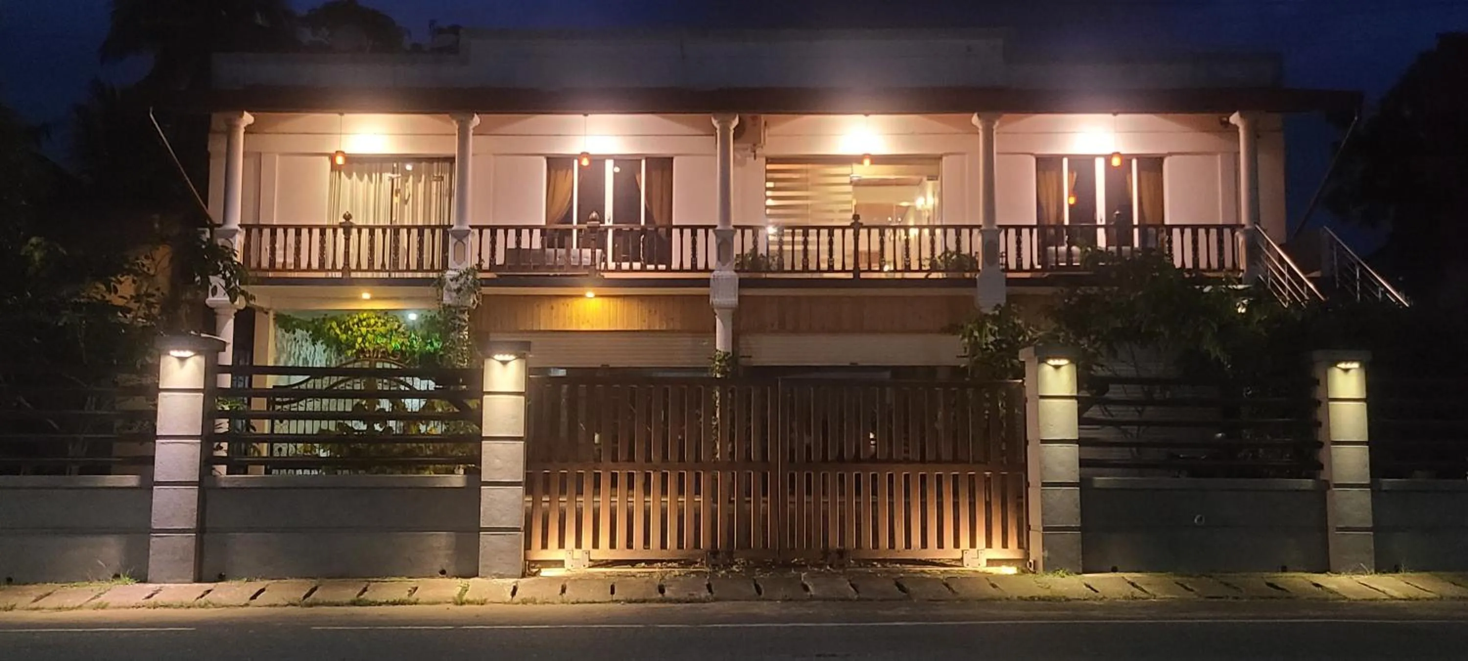 Night in GG Lodge Mirissa