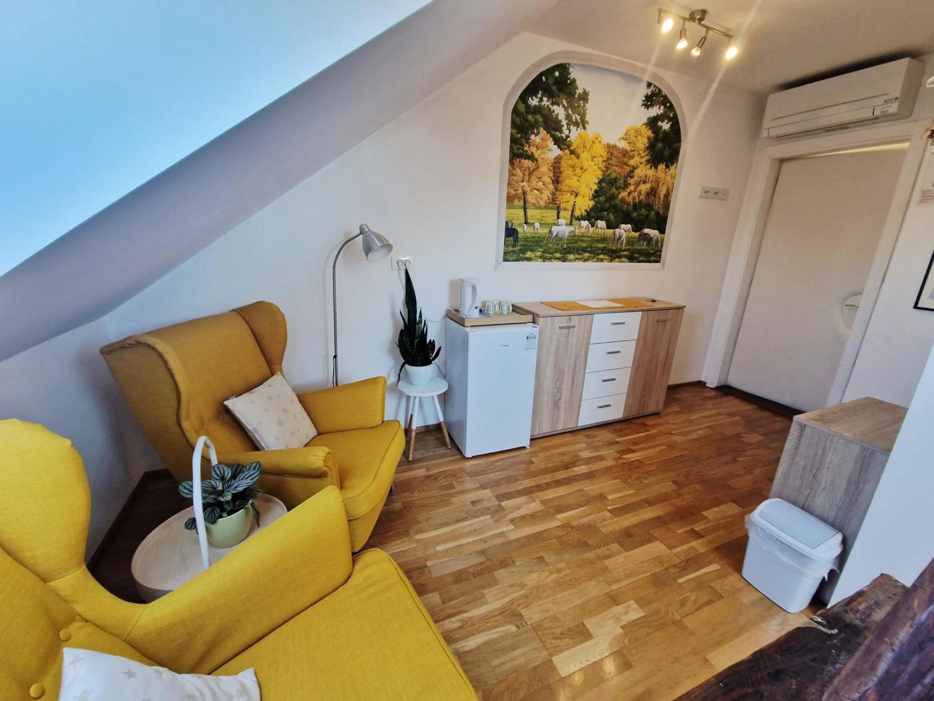 Attic Double Room in B&B Vila Teslova