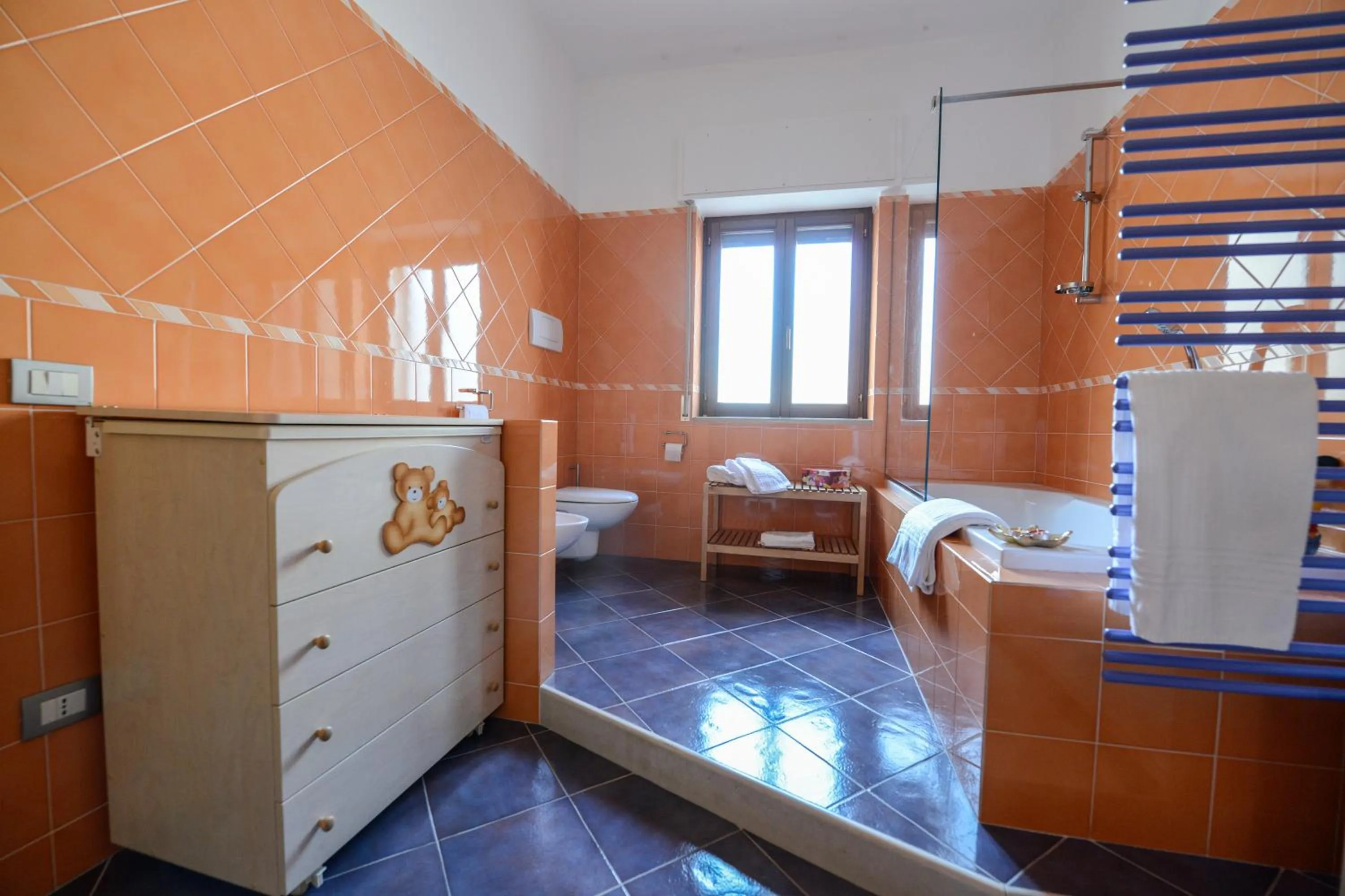 Bathroom, Bed in Uno Sguardo Sui Sassi