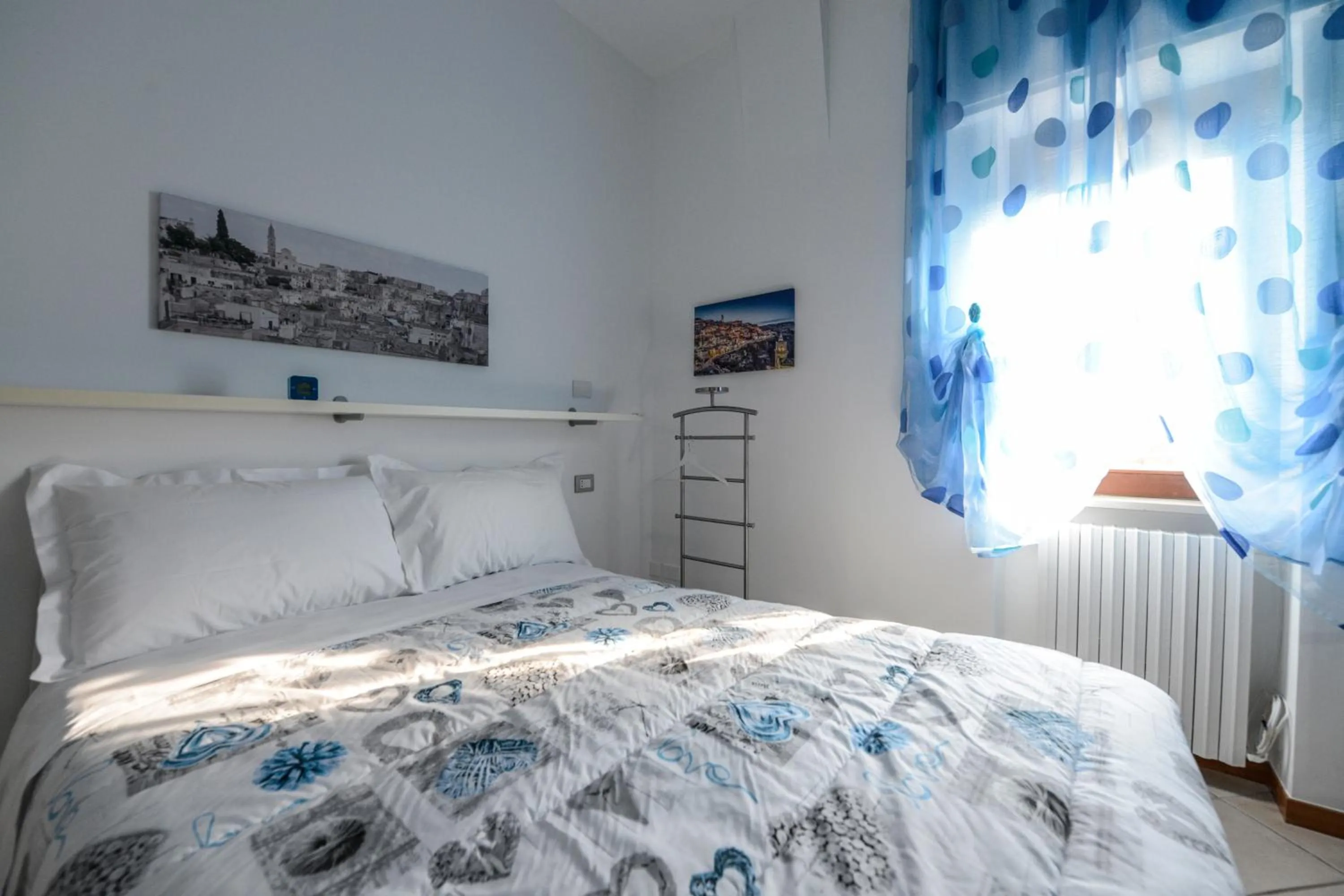 Photo of the whole room, Bed in Uno Sguardo Sui Sassi