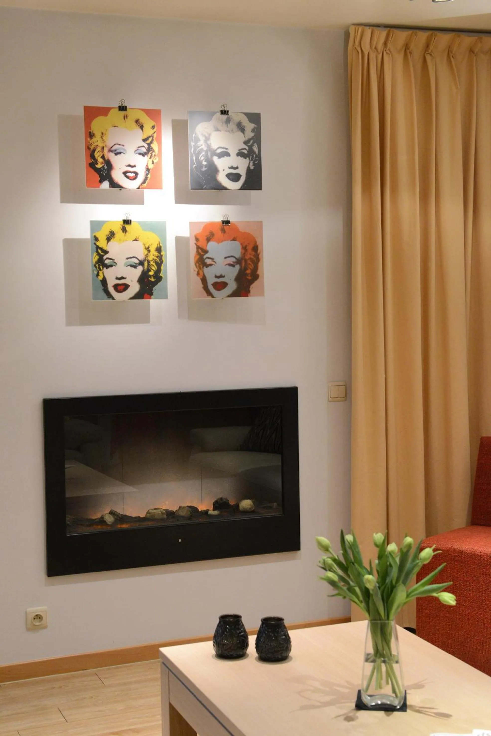 Communal lounge/ TV room in Hotel Vijfwegen