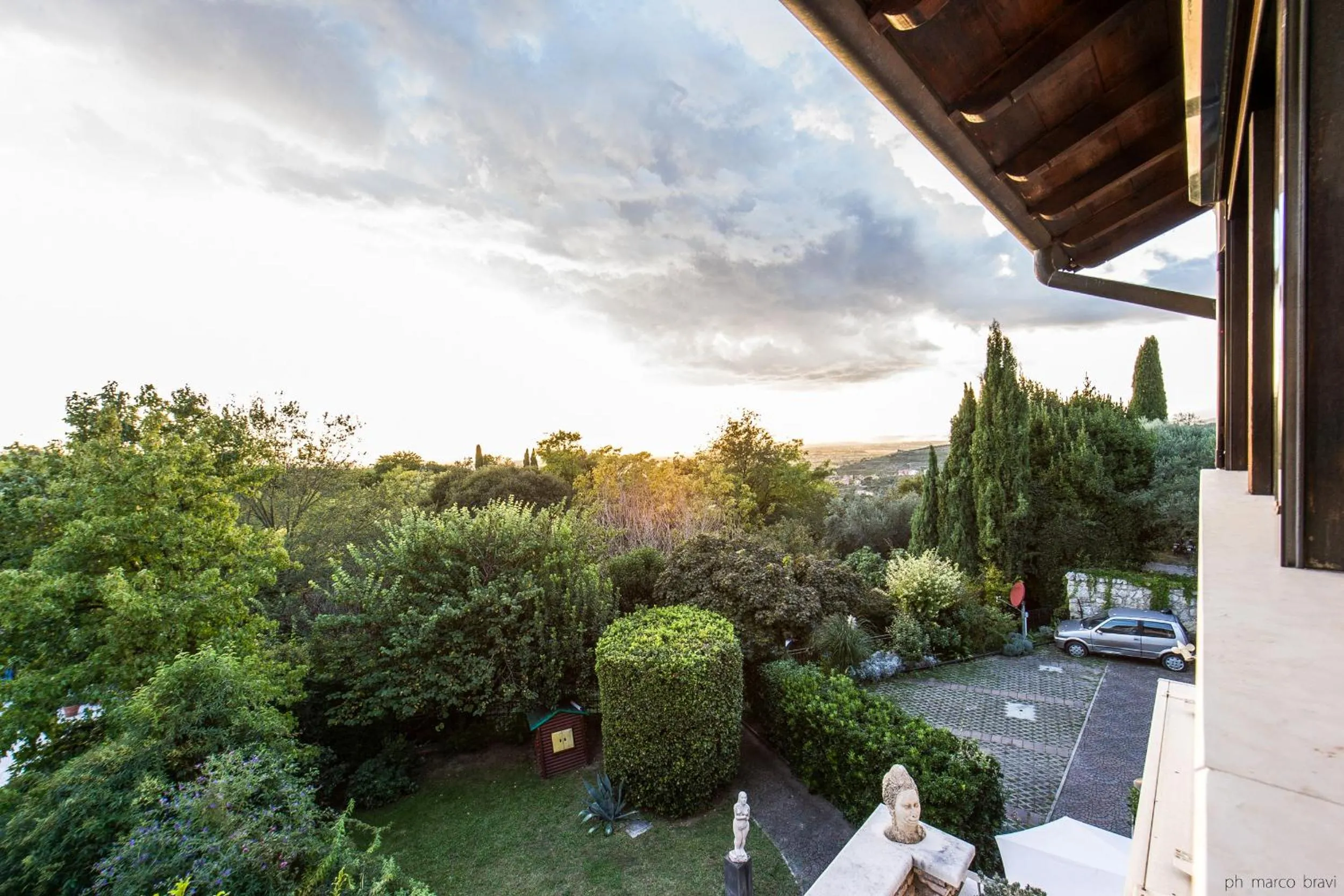 View (from property/room) in Villa Isidoro ampio parco ,piscina privata, arte e giochi , fitness