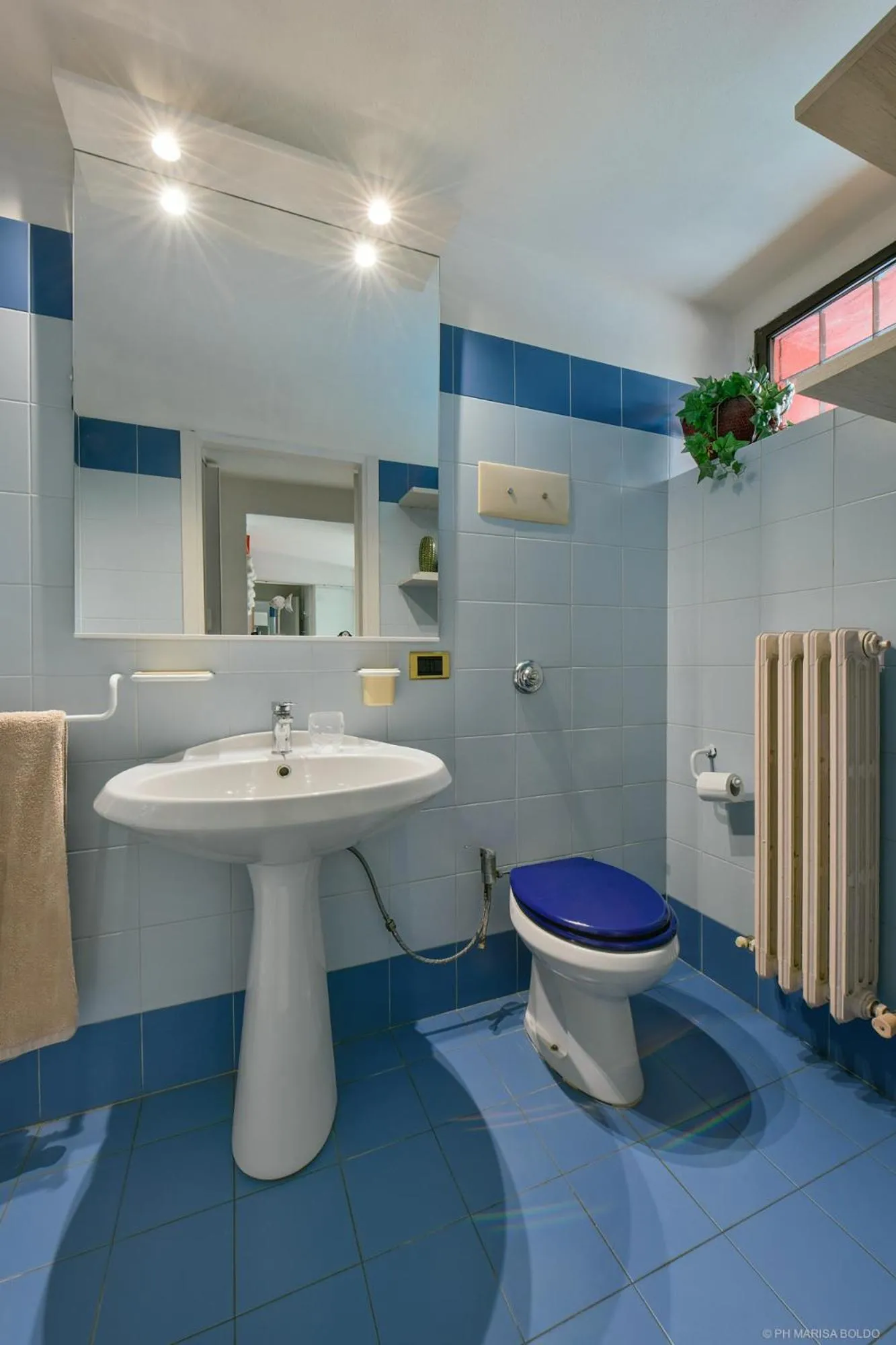 Bathroom in Villa Isidoro ampio parco ,piscina privata, arte e giochi , fitness