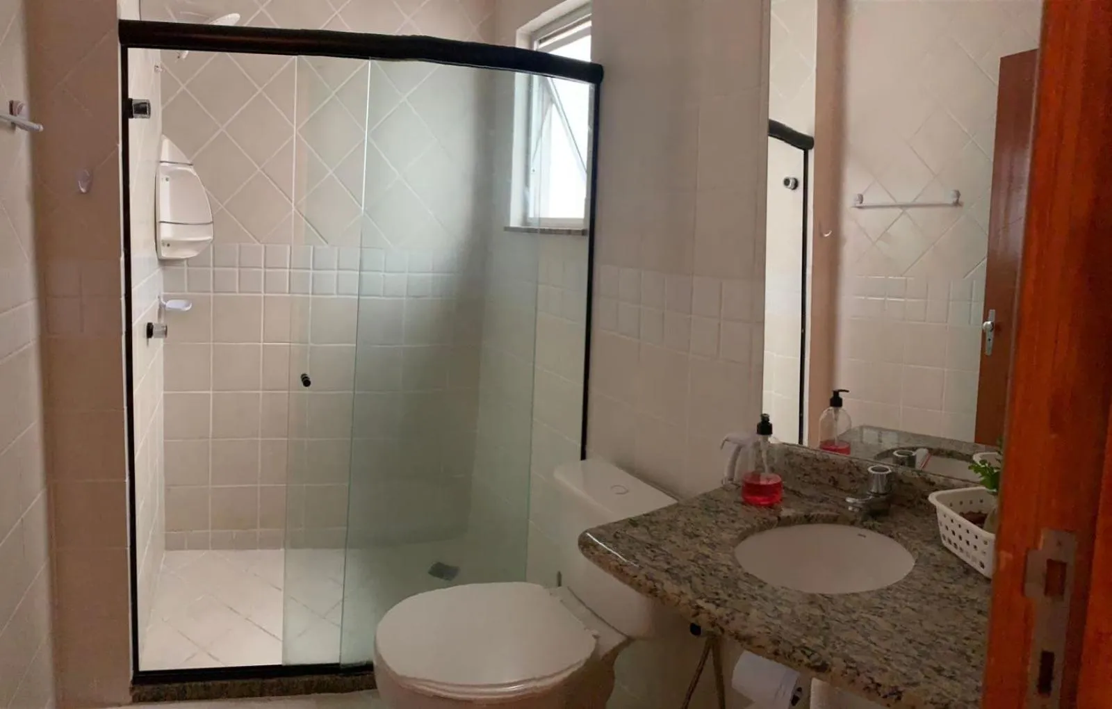 Shower in Apart Victoria