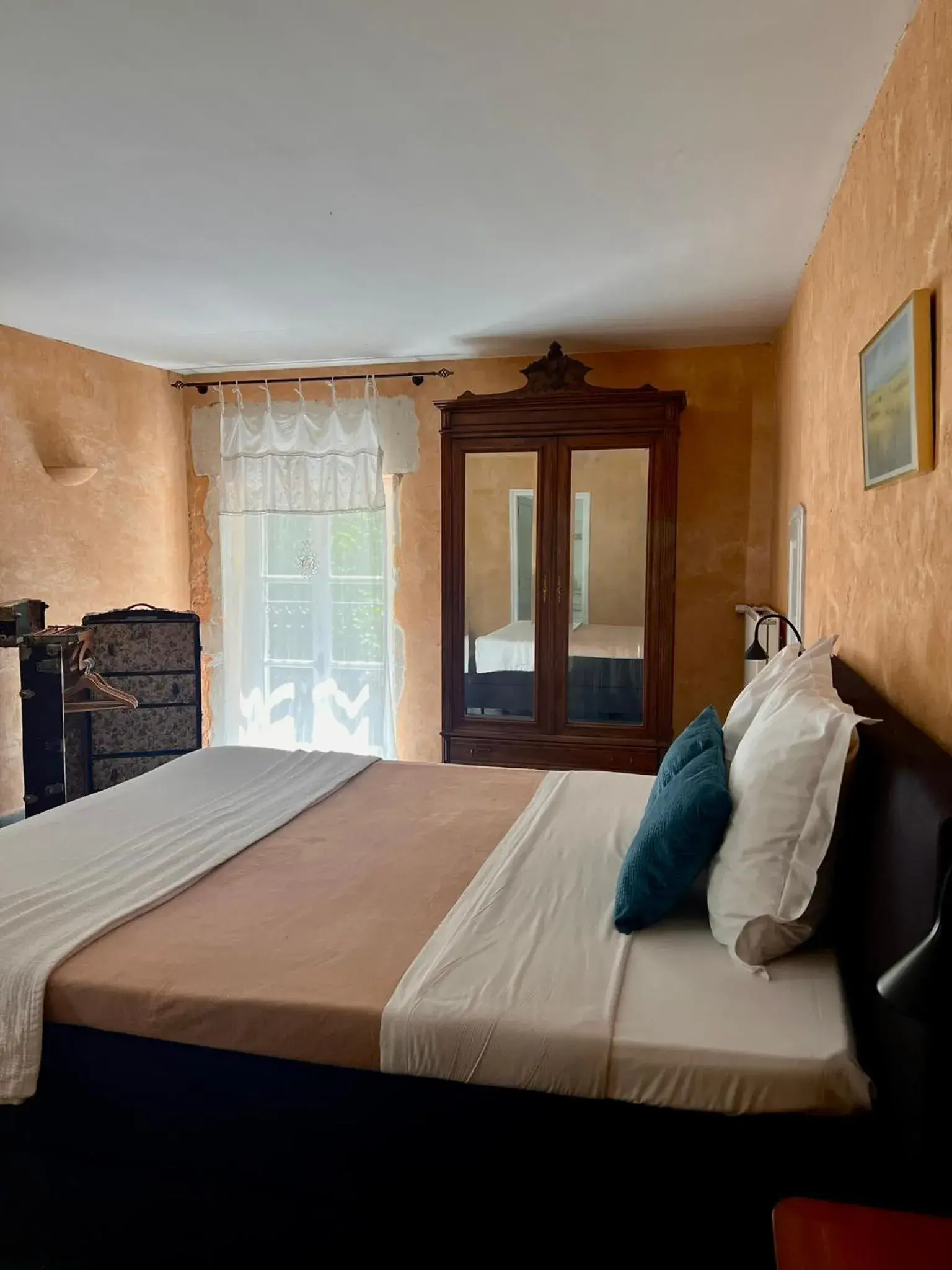 Queen Room with Garden View in Le Moulin de Montségur Queen Room with Garden View in Le Moulin de Montségur