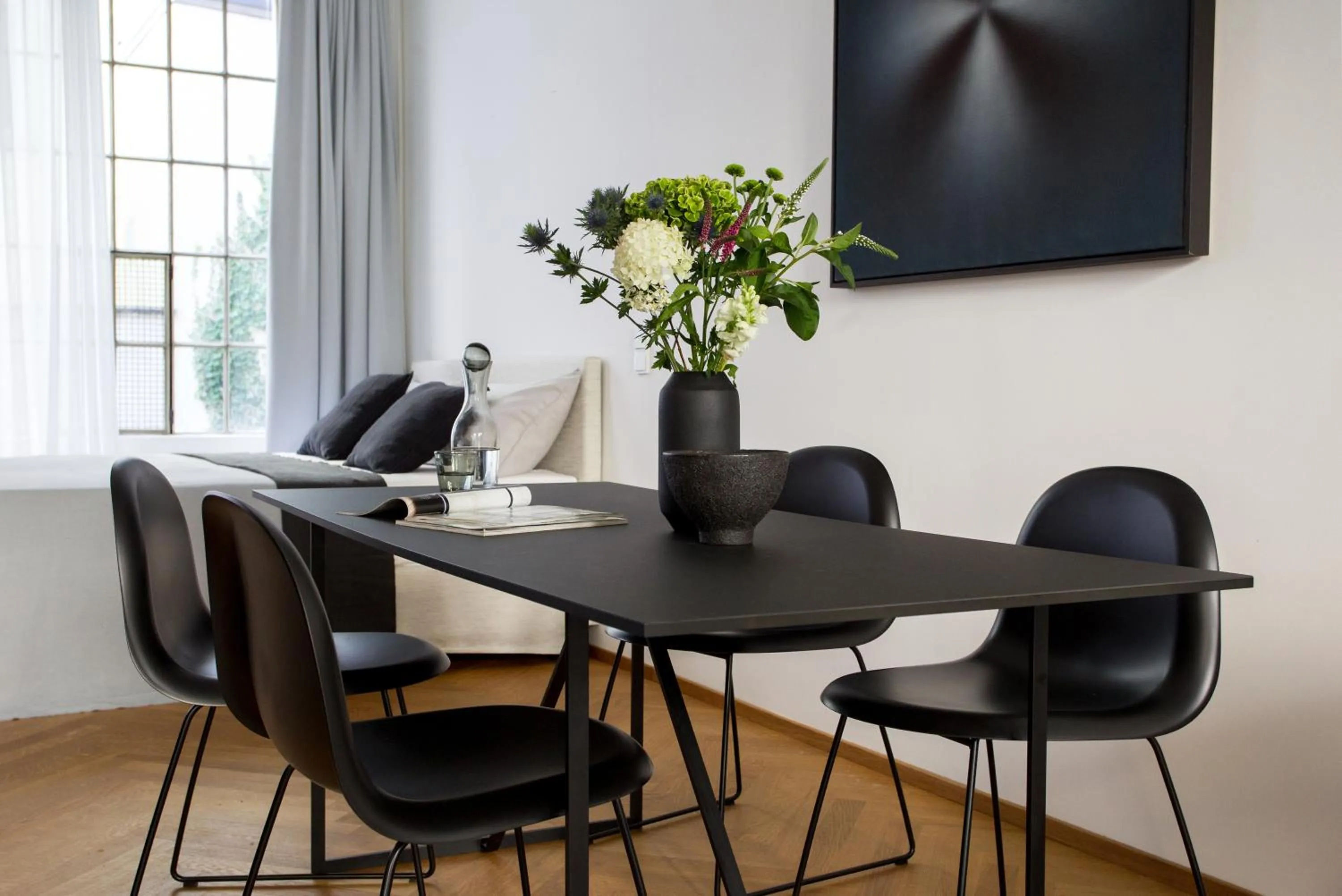 Photo of the whole room in August The Boardinghouse