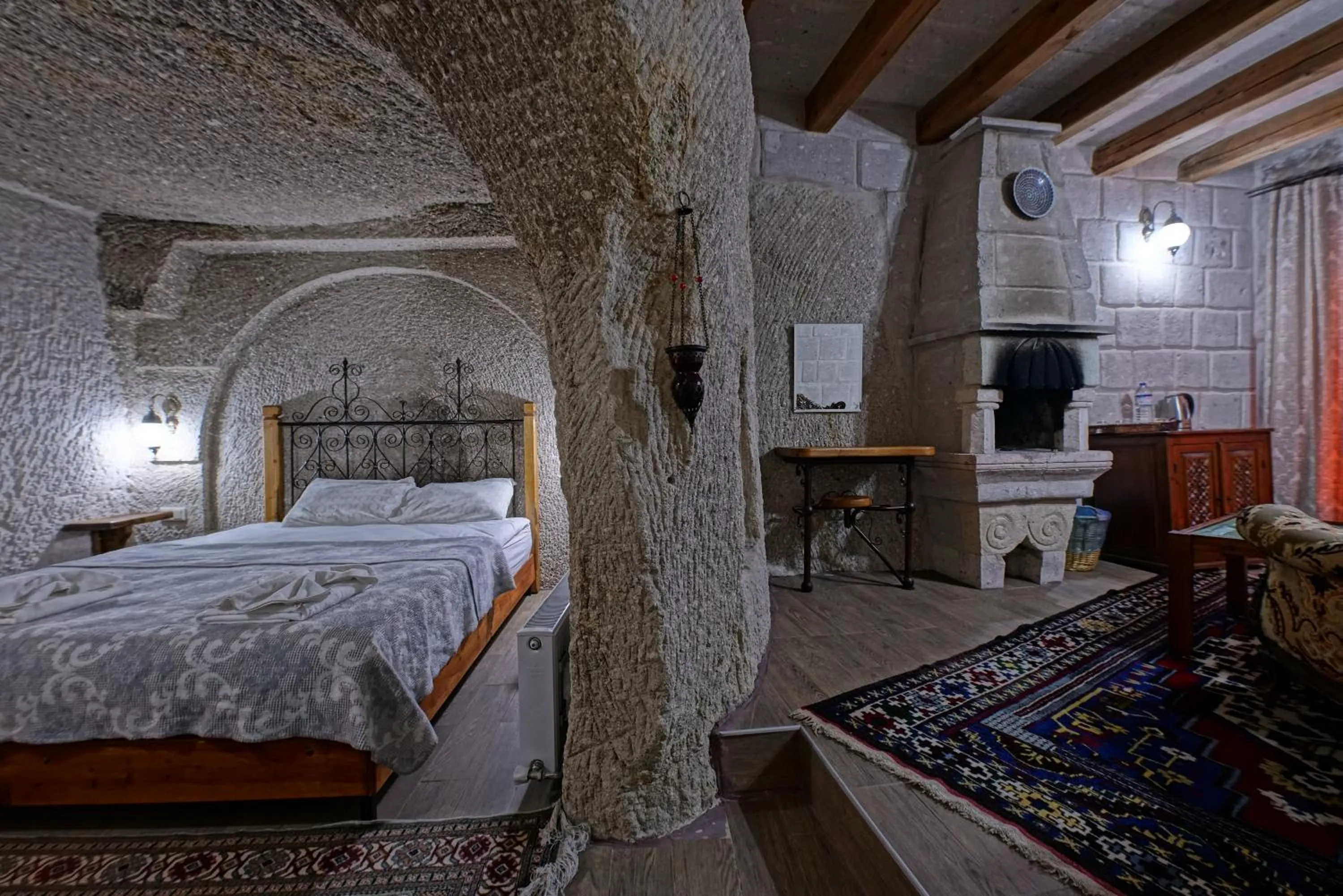 Photo of the whole room in Angel Cave Suite