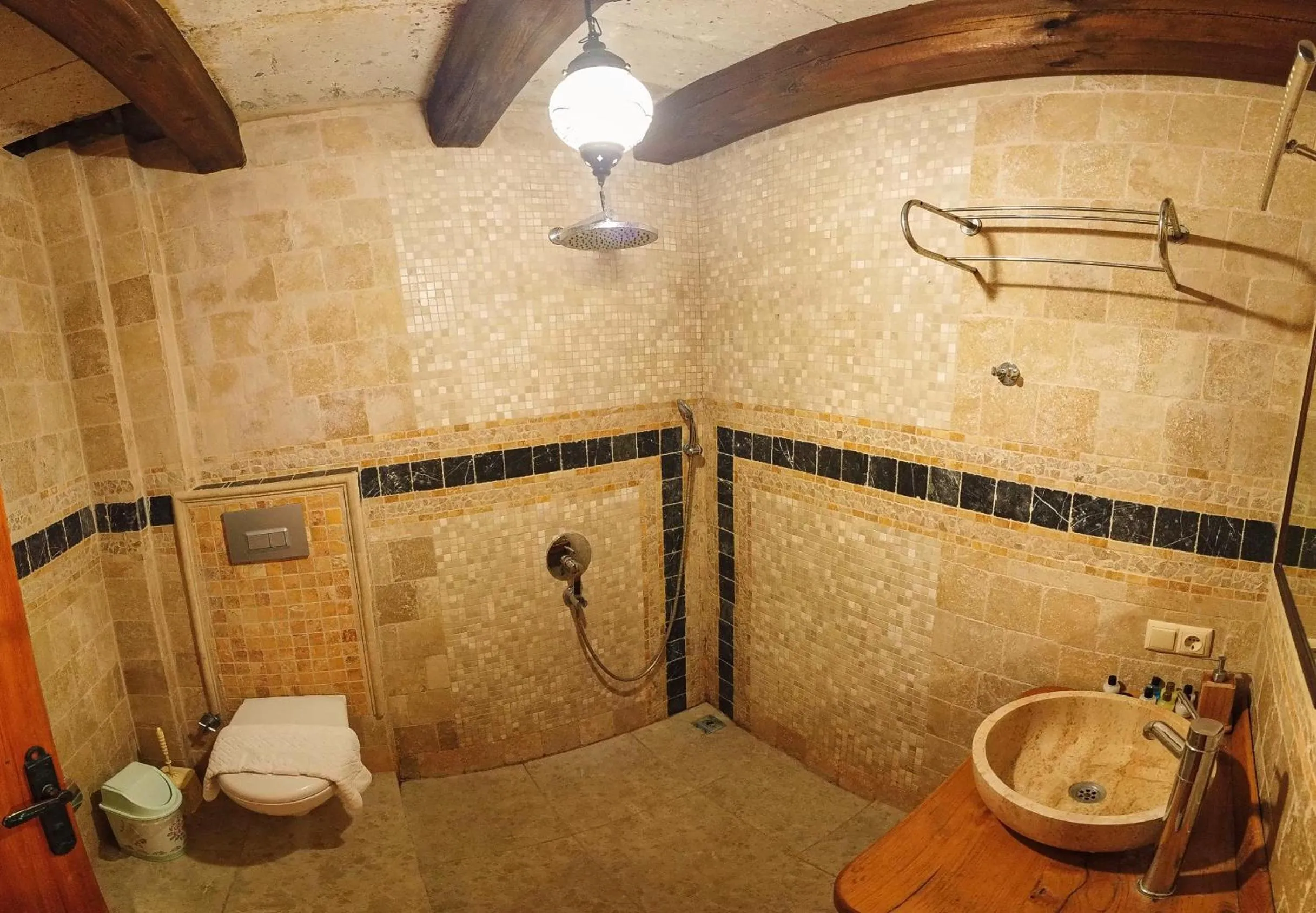 Toilet in Angel Cave Suite