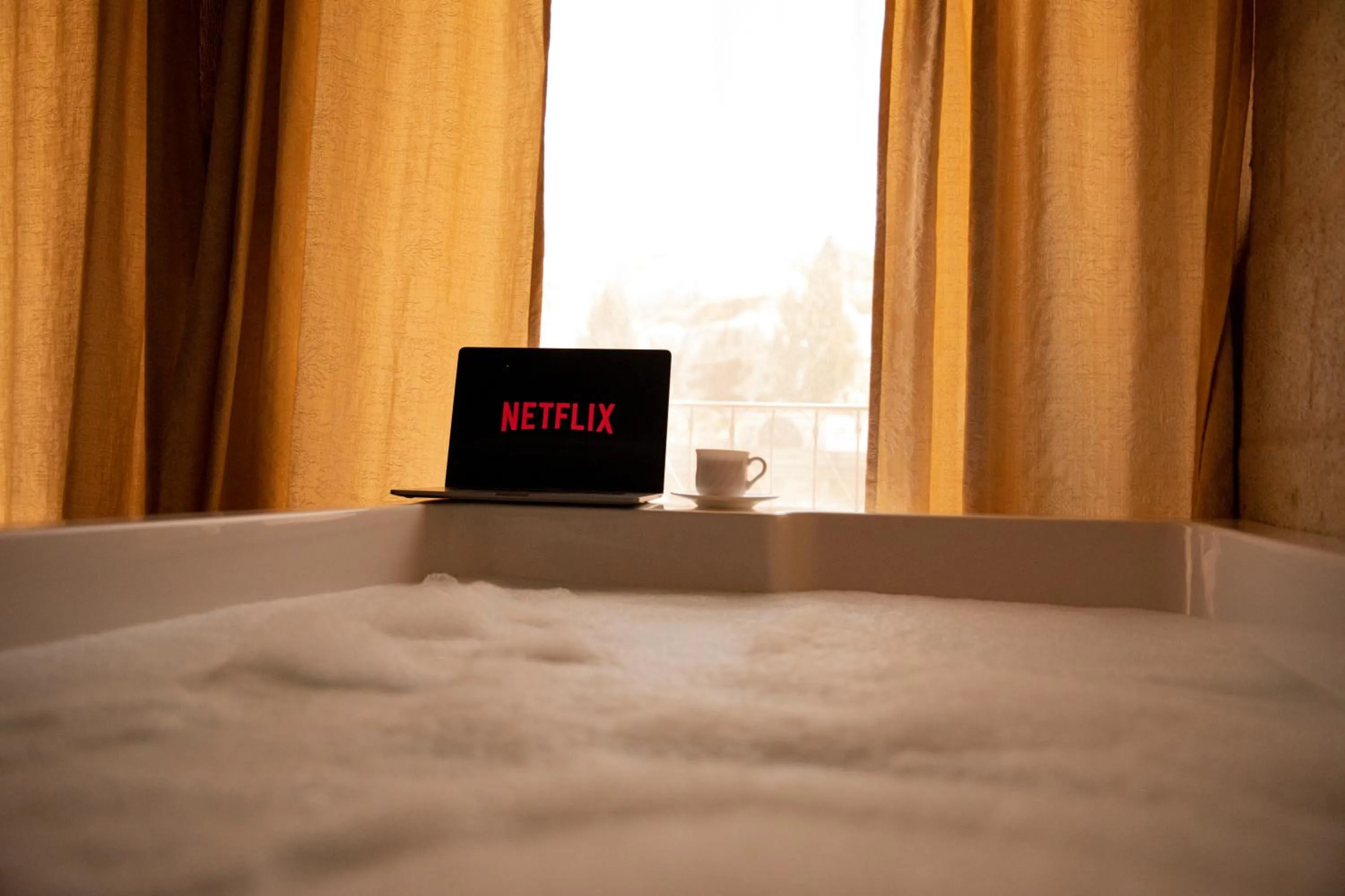 Coffee/tea facilities in Angel Cave Suite