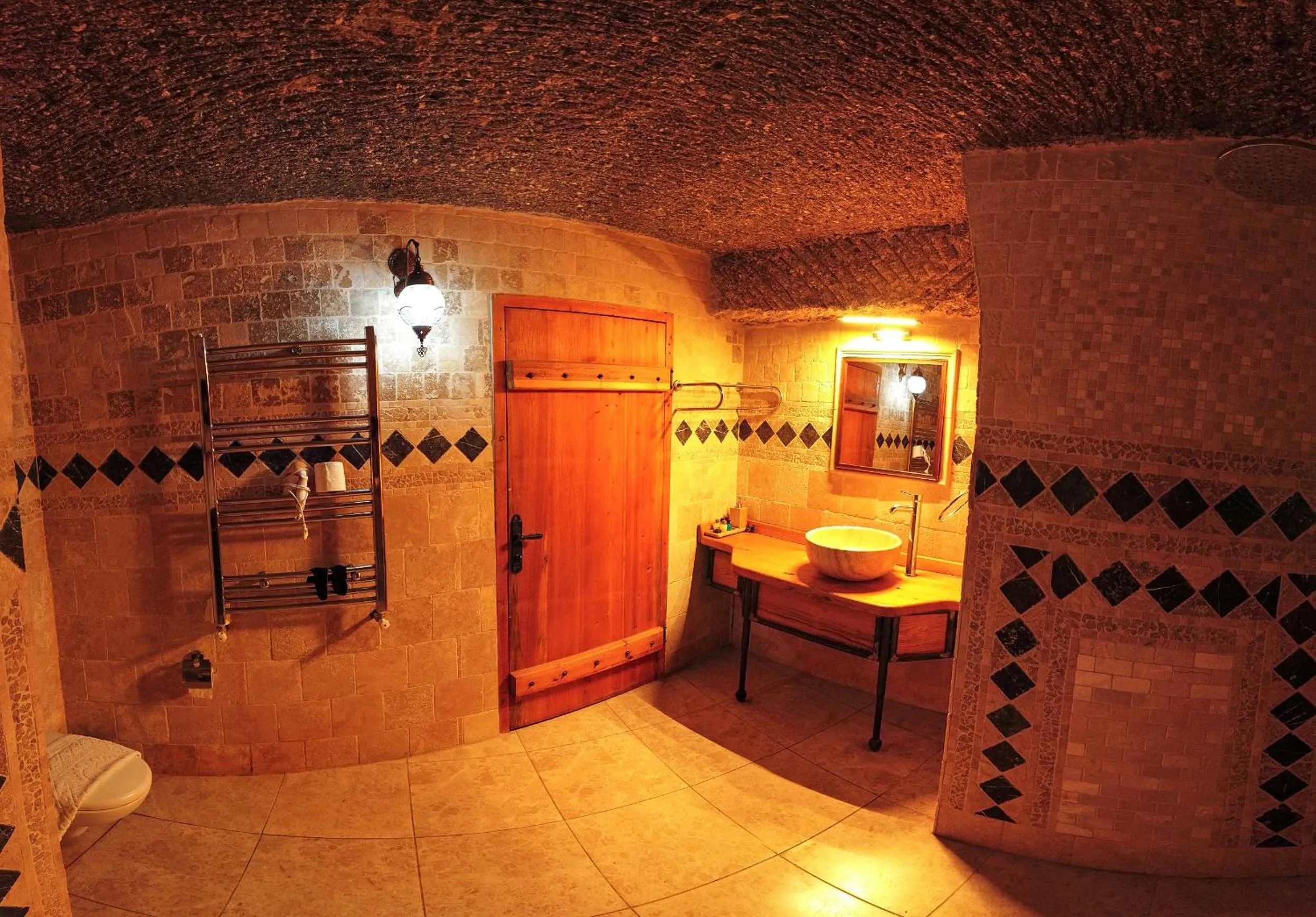 Toilet in Angel Cave Suite