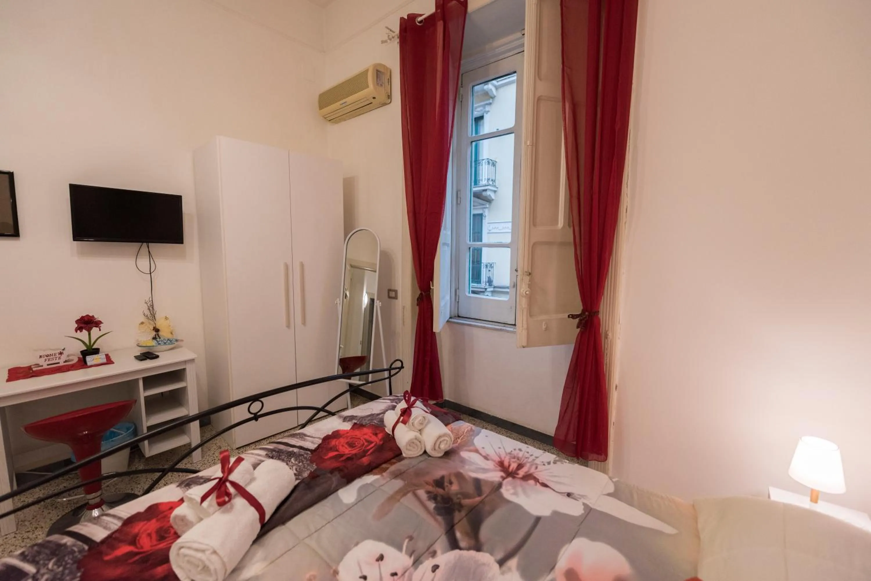 Photo of the whole room in Tyrrenium Salerno