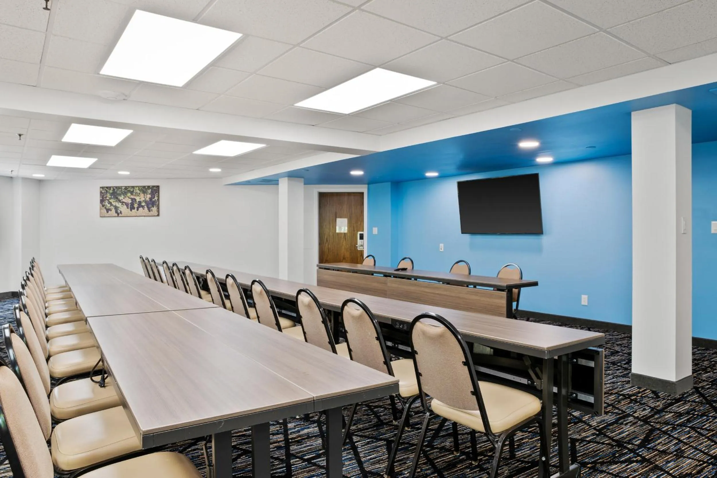 Meeting/conference room in The English Inn of Charlottesville