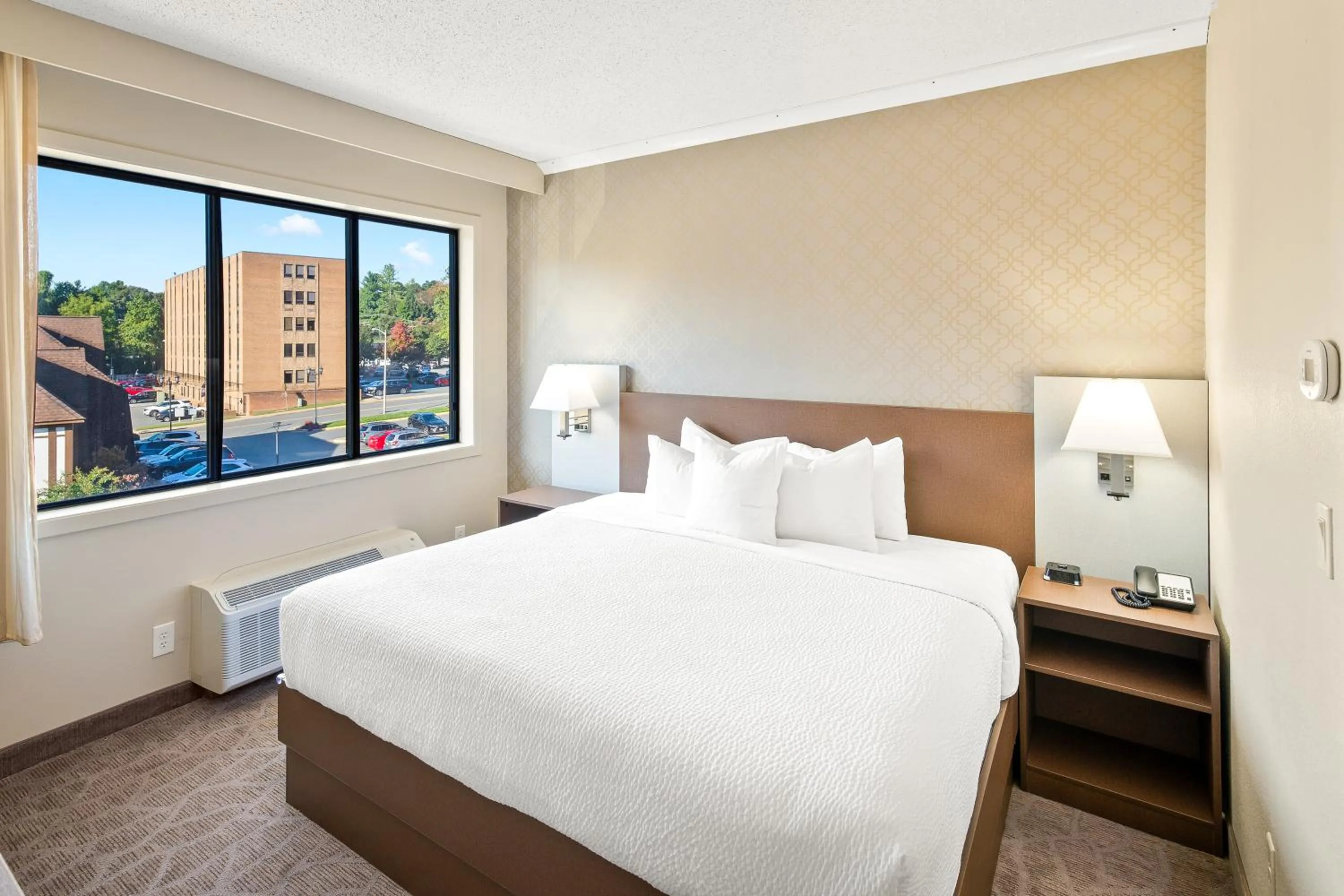 Bedroom, Bed in The English Inn of Charlottesville