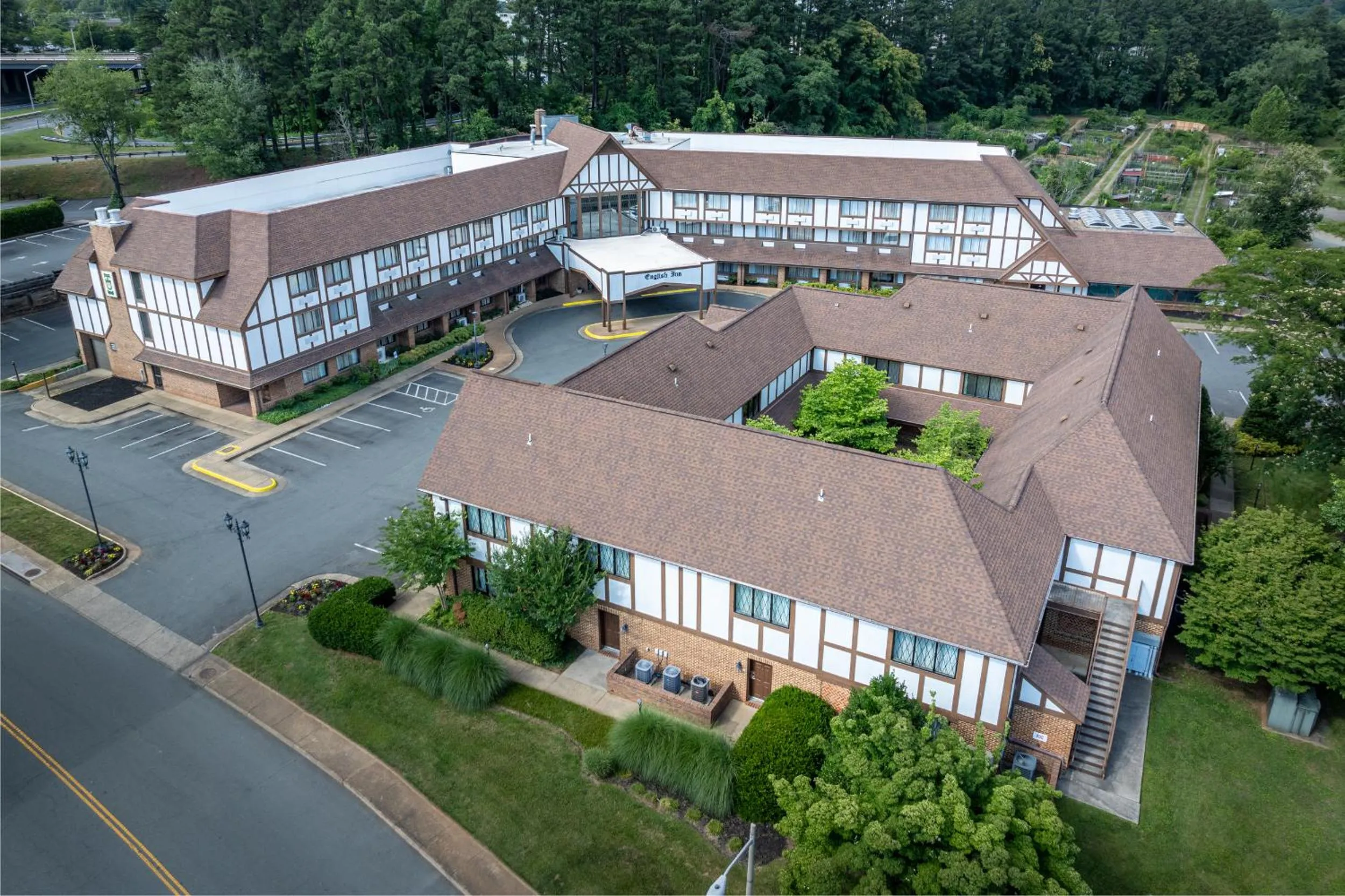 Property building in The English Inn of Charlottesville