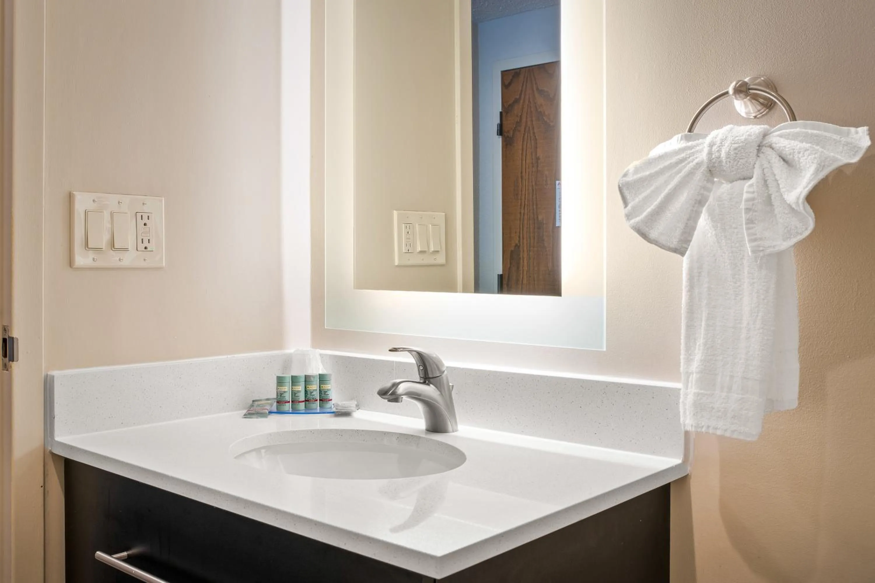 Bathroom in The English Inn of Charlottesville