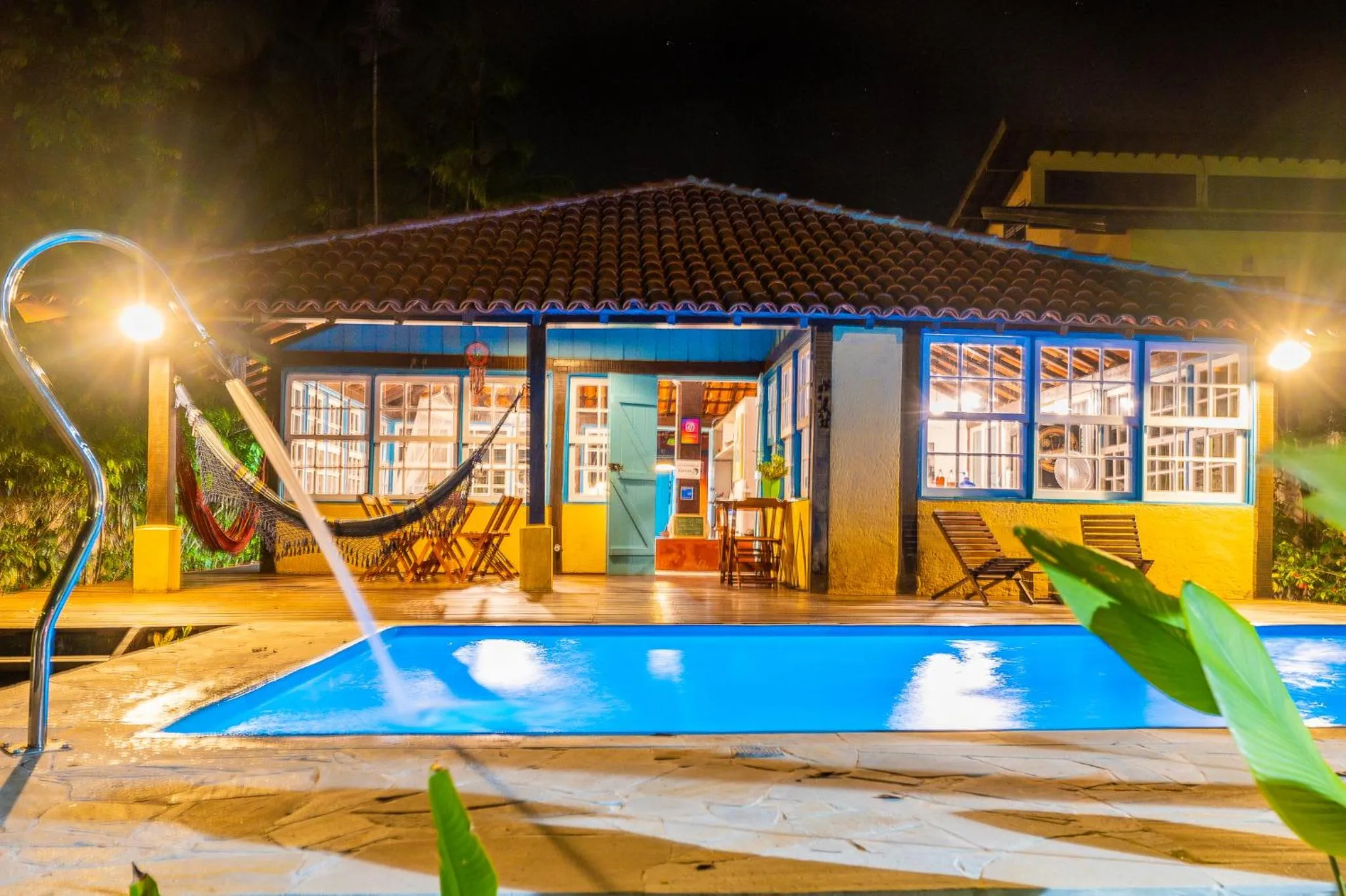 Pool view in Casa do Pescador Camburi