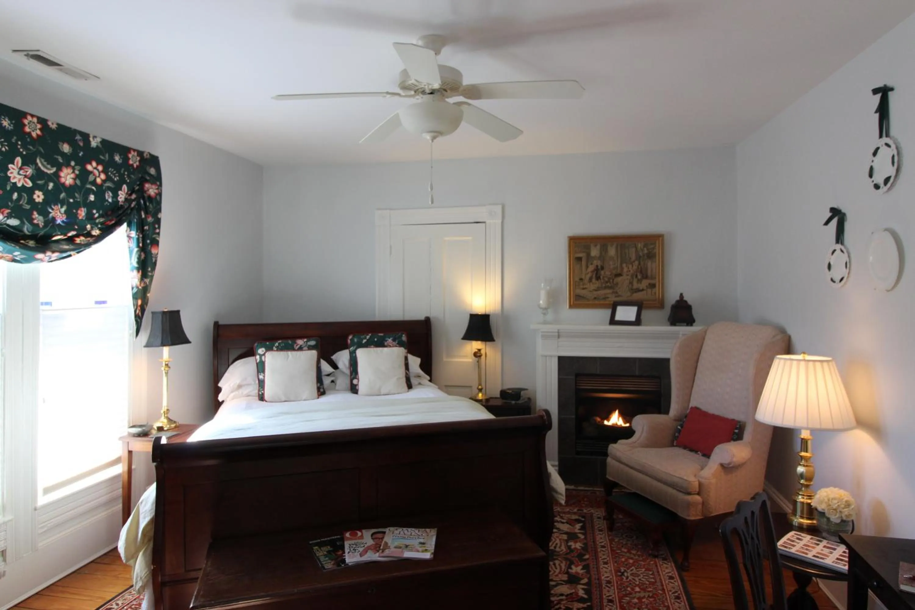 Bed in The Inn at Onancock