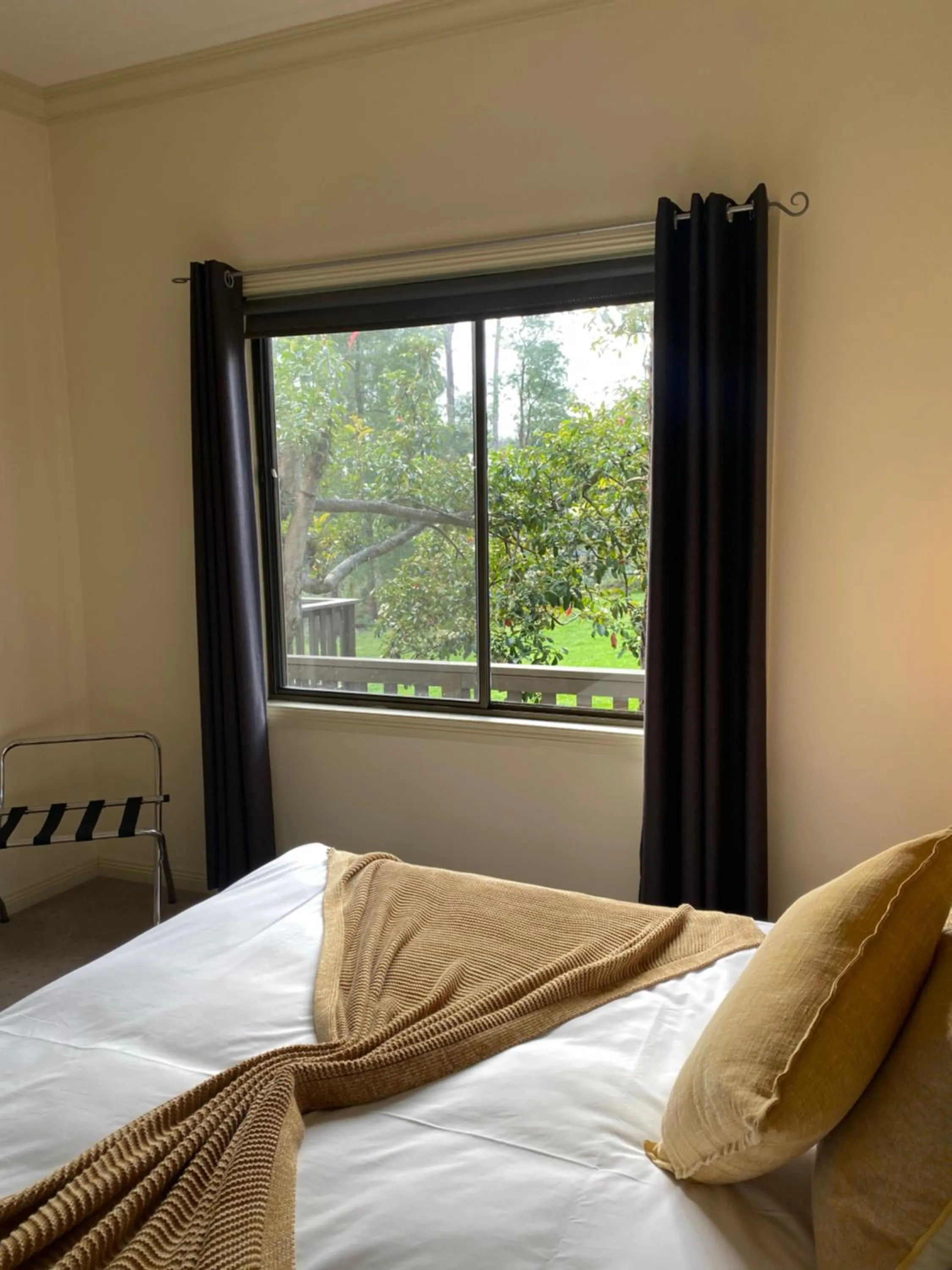 Bed in Emerald Creek Cottages