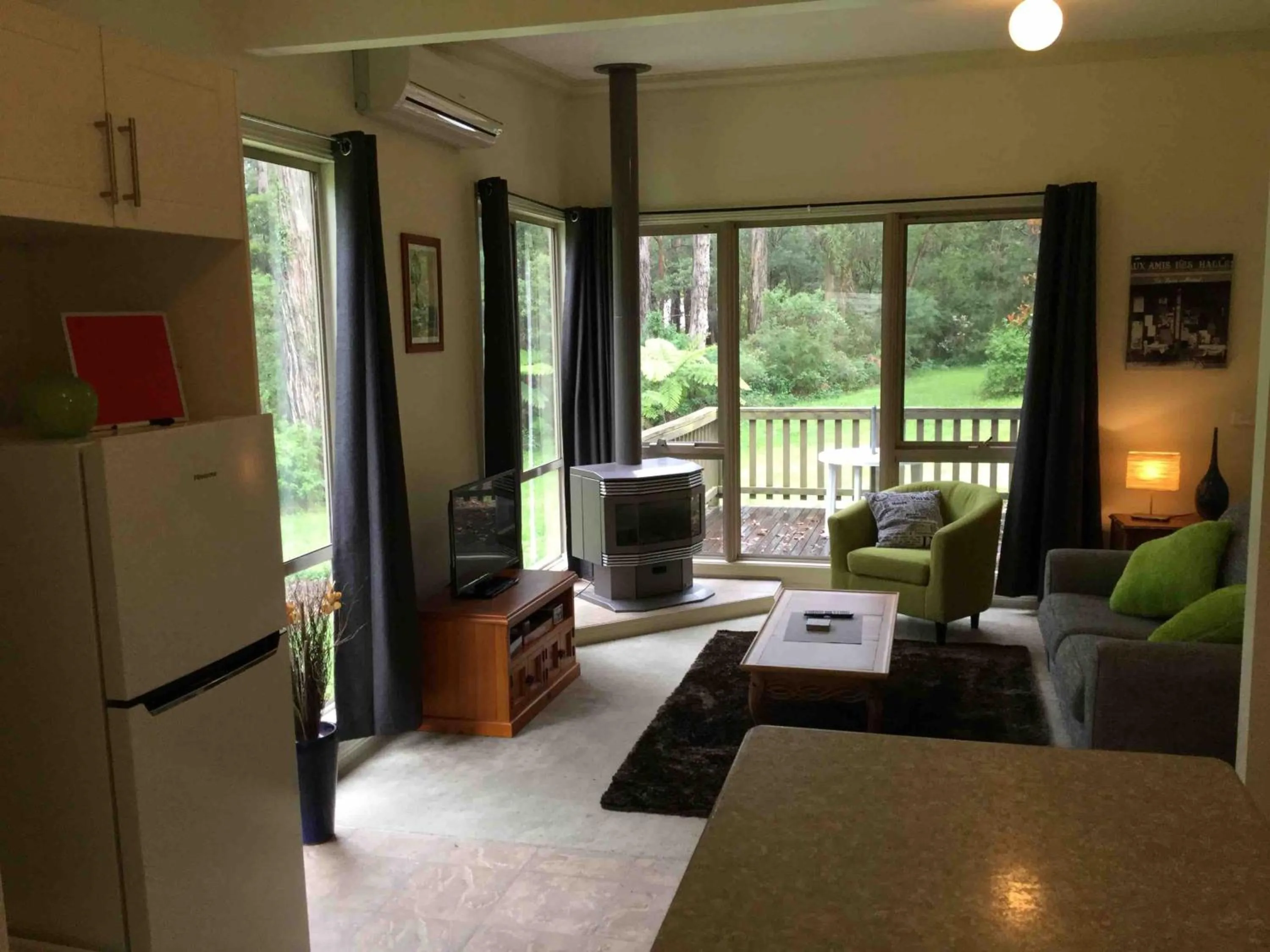 Living room in Emerald Creek Cottages