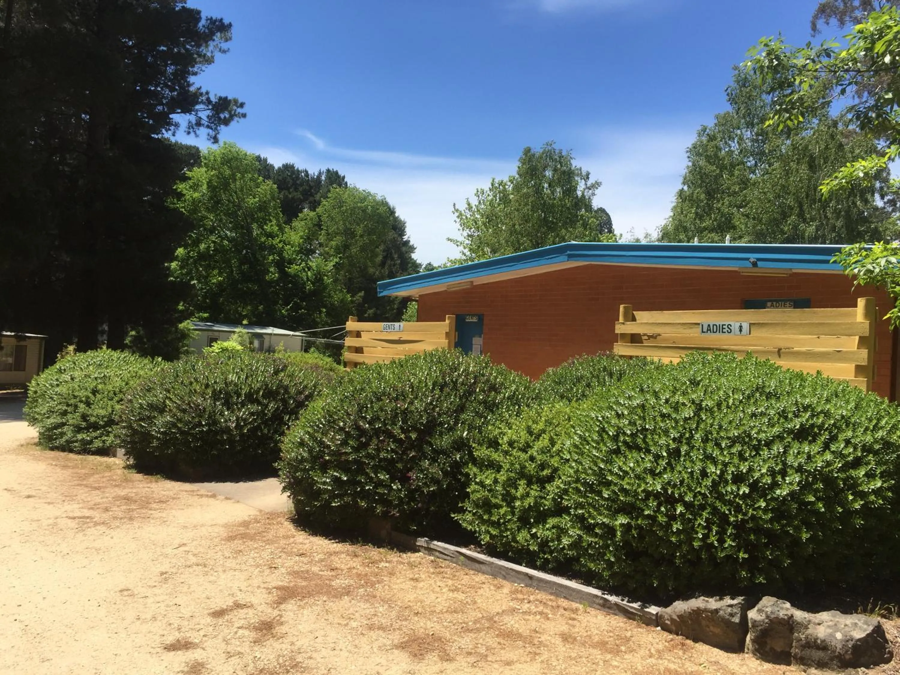 Facade/entrance in Daylesford Holiday Park