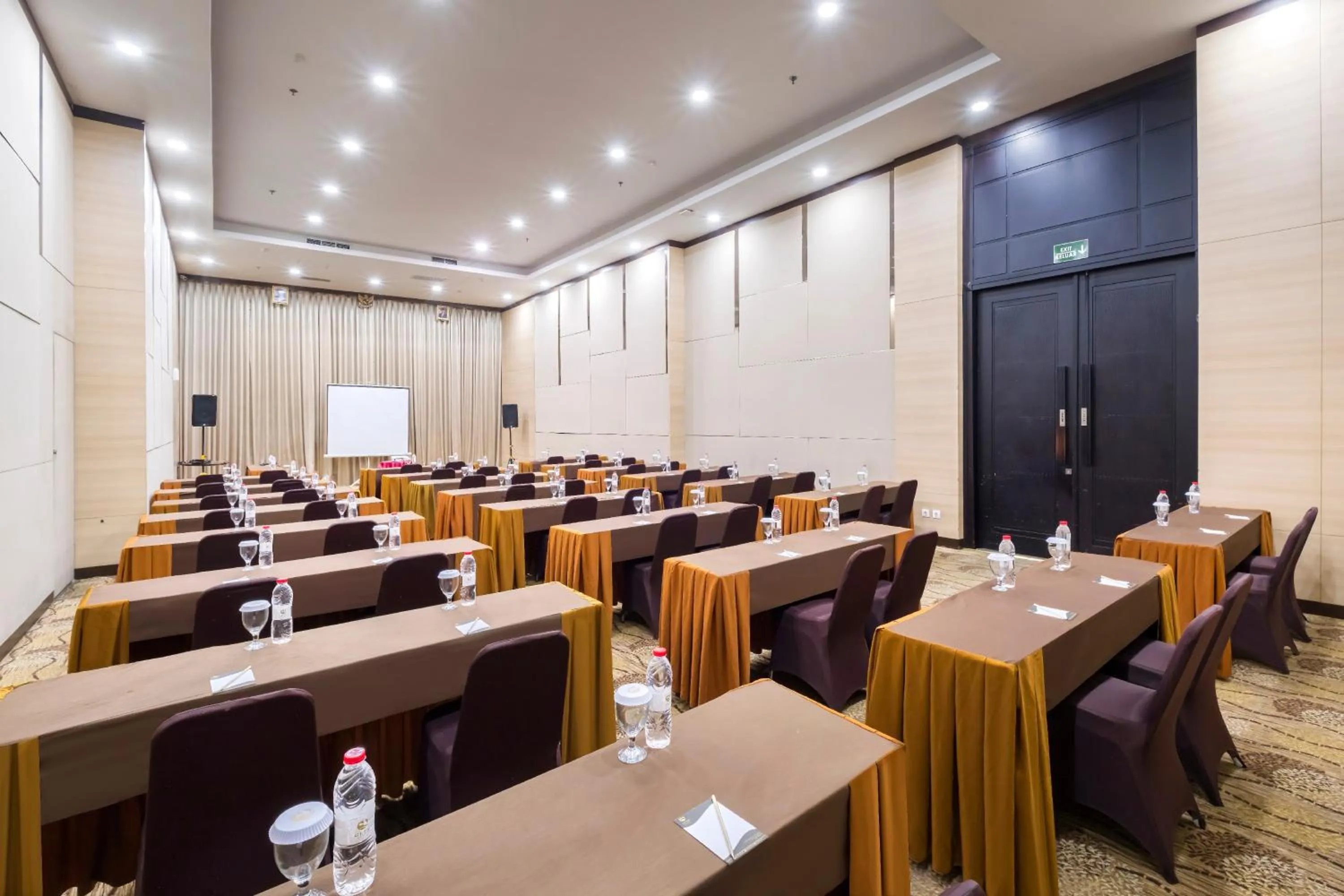 Meeting/conference room in Gets Premiere Semarang