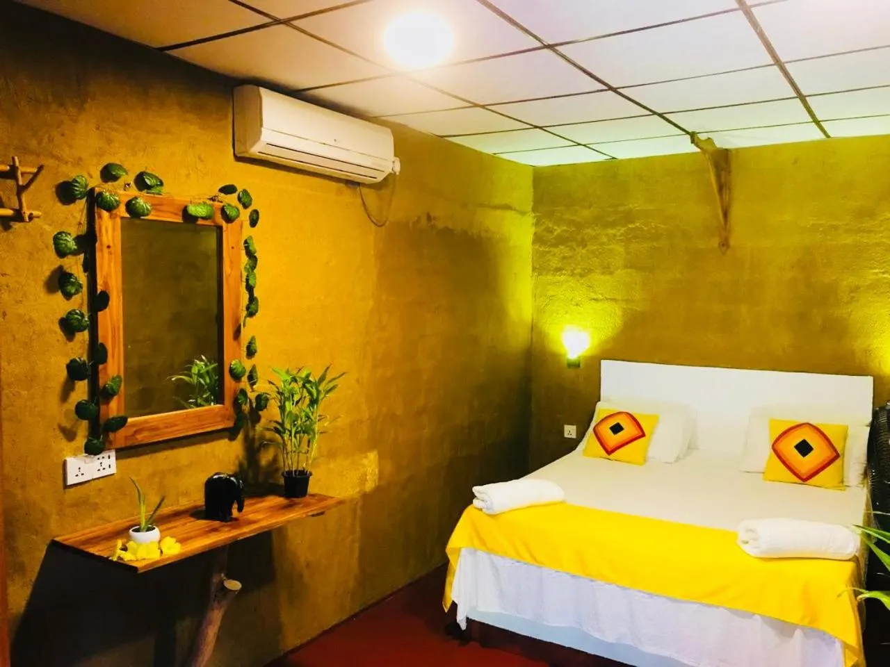 Bedroom, Bed in Nature lovers Safari Cottage